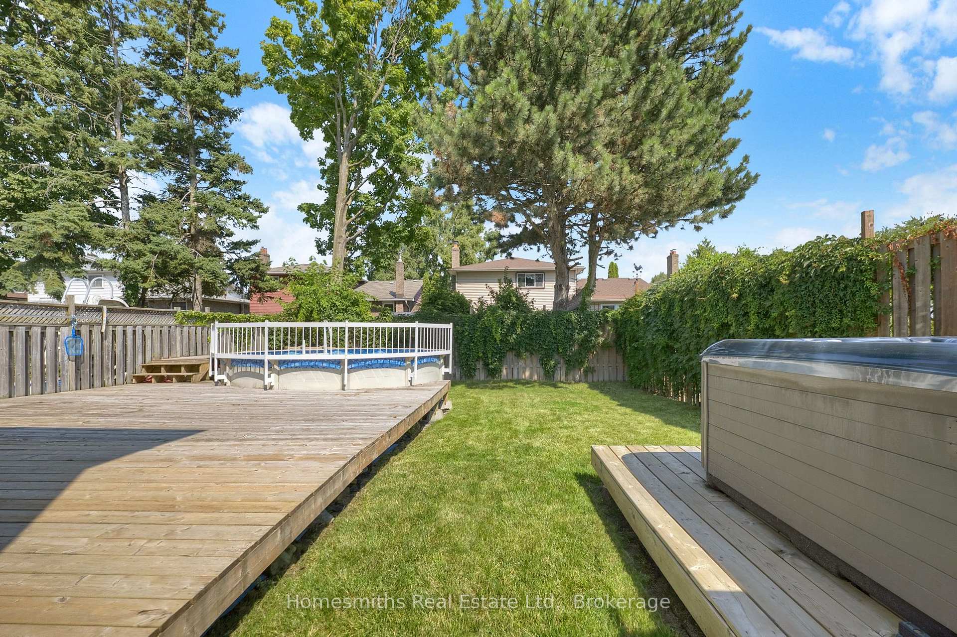 Photo 42 of 44 Loscombe Drive, Clarington, Bowmanville — HOMEH