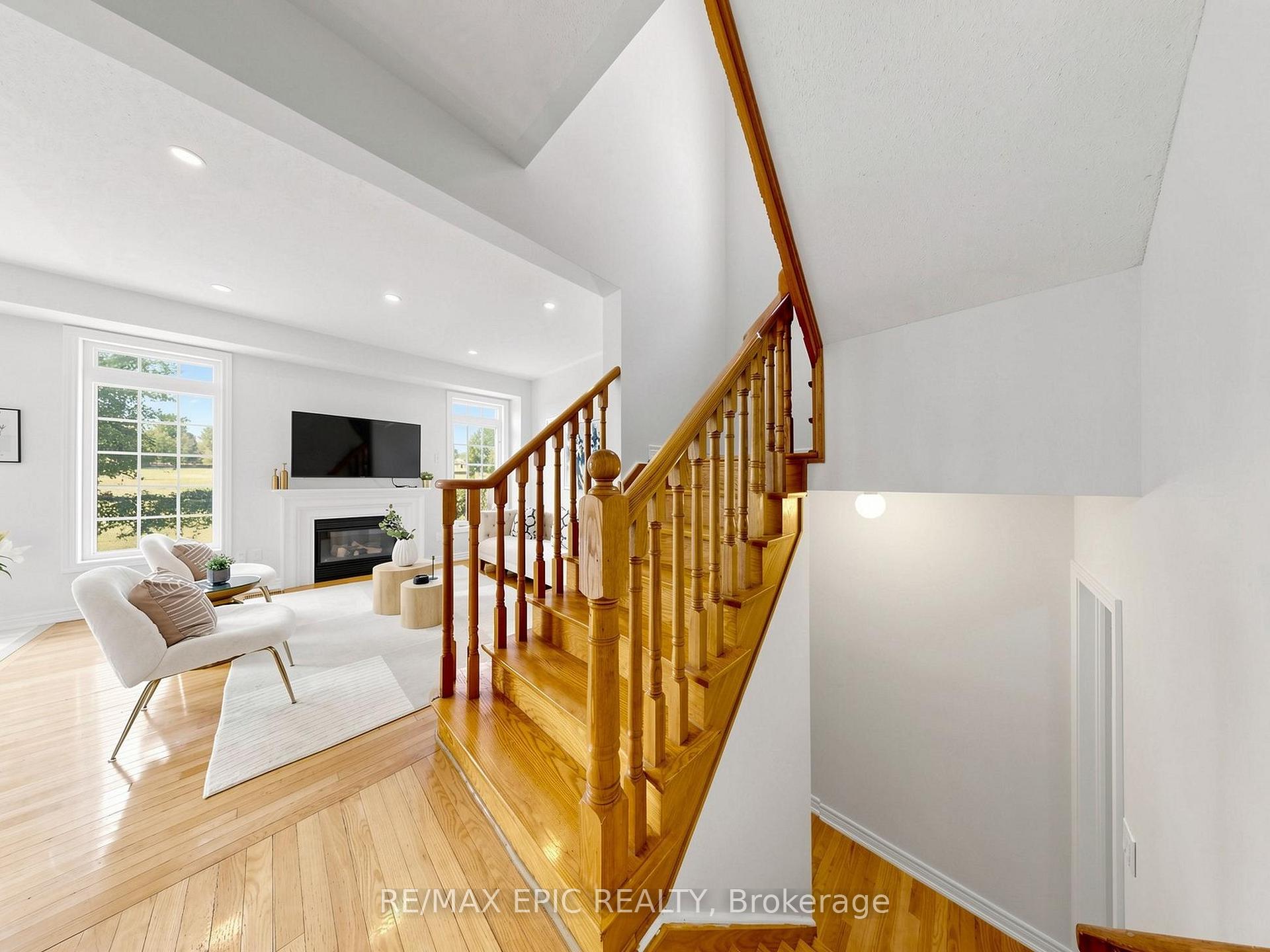 Photo 20 of 74 Dewpoint Road, Vaughan, Patterson — HOMEH
