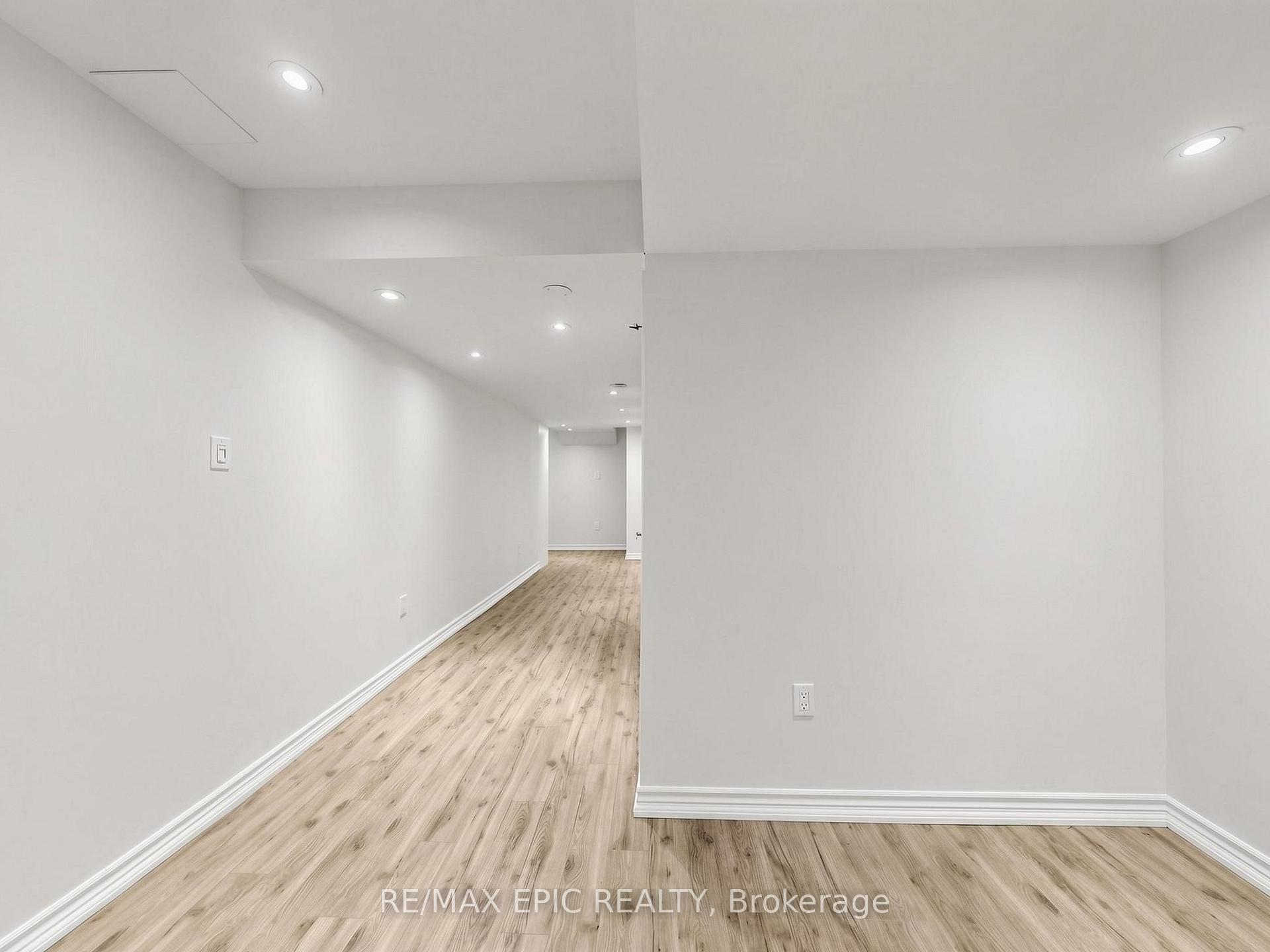 Photo 38 of 74 Dewpoint Road, Vaughan, Patterson — HOMEH