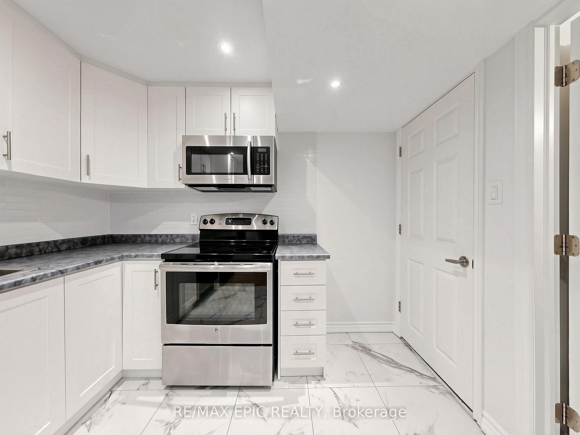 Photo 40 of 74 Dewpoint Road, Vaughan, Patterson — HOMEH