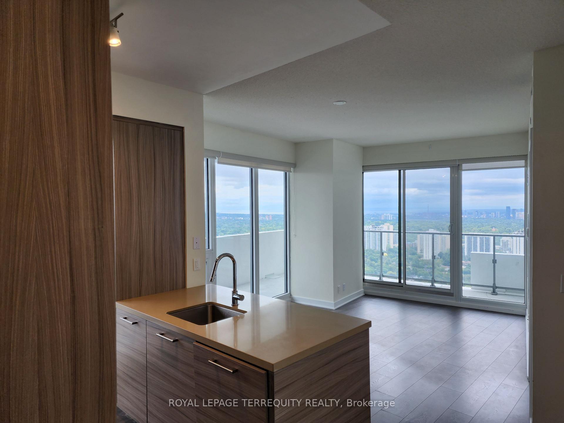 Photo 8 of Unit 3803, 2221 Yonge Street, Toronto, Mount Pleasant West — HOMEH