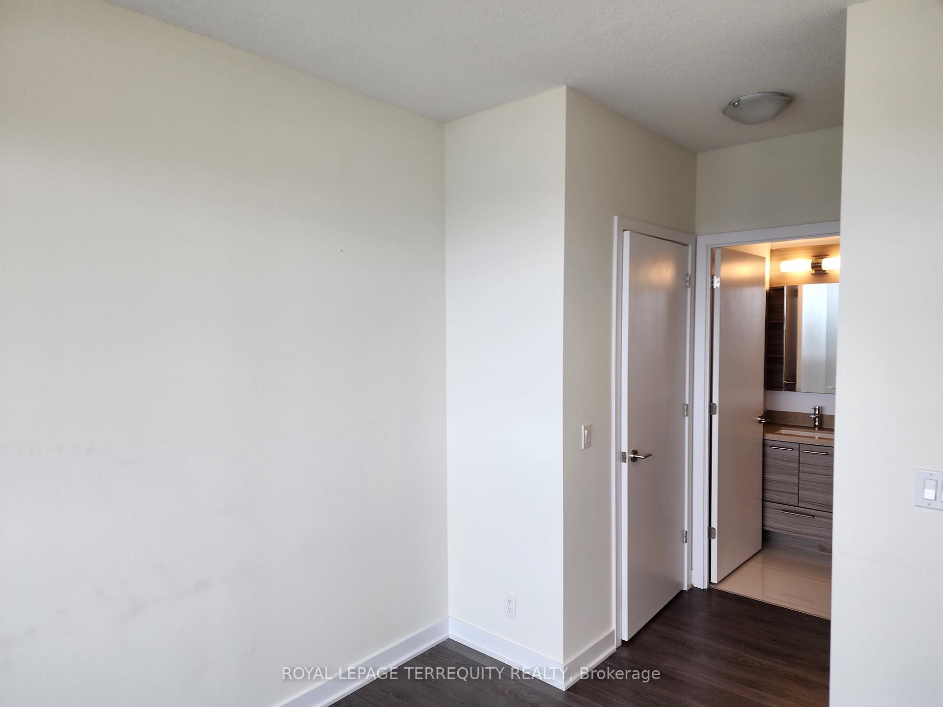 Photo 10 of Unit 3803, 2221 Yonge Street, Toronto, Mount Pleasant West — HOMEH