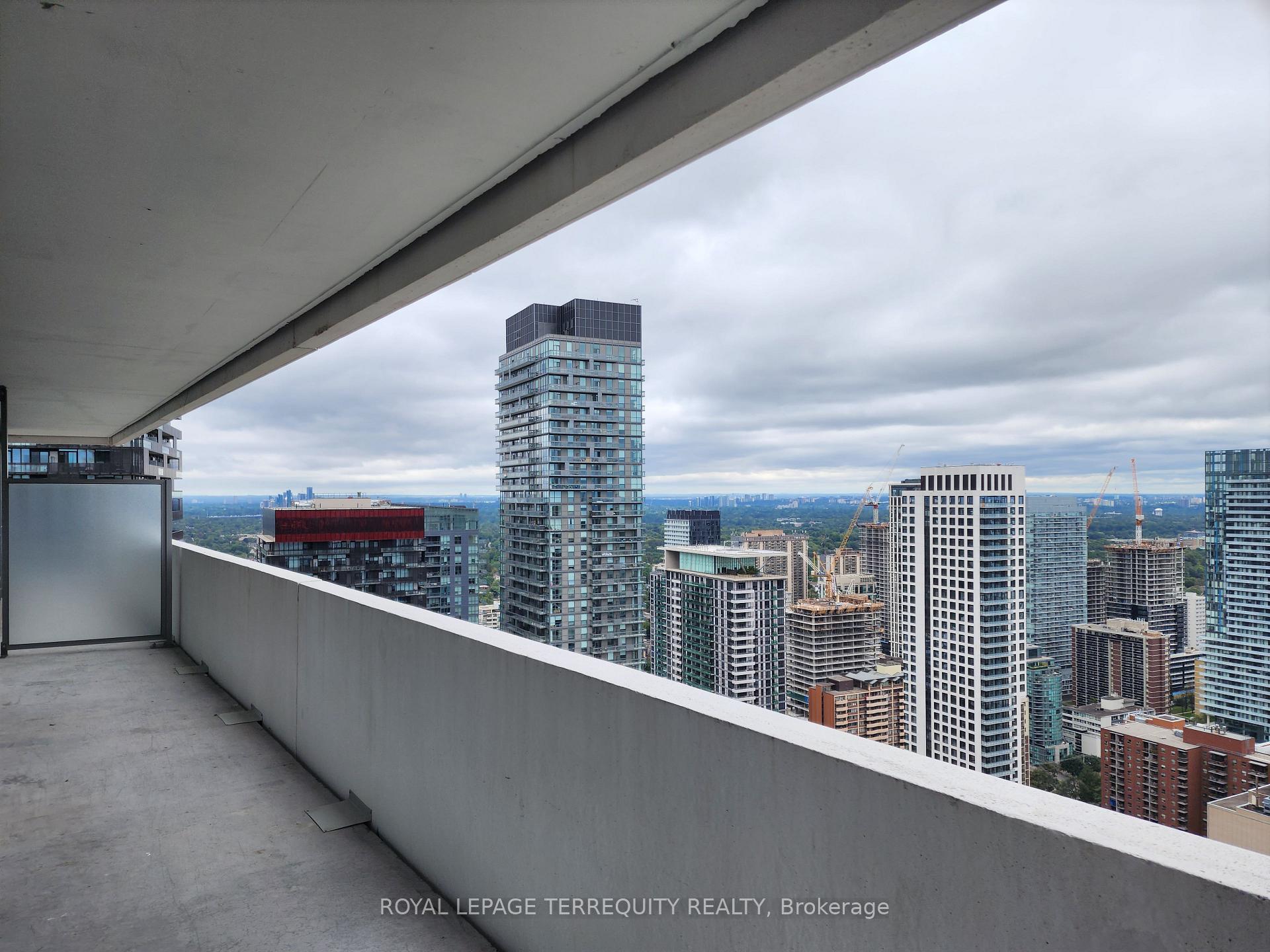 Photo 11 of Unit 3803, 2221 Yonge Street, Toronto, Mount Pleasant West — HOMEH