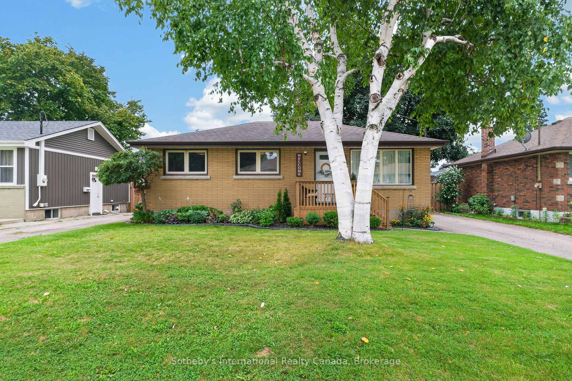 Photo 2 of 94 Ninth Avenue, Brantford, Eagle Place East — HOMEH