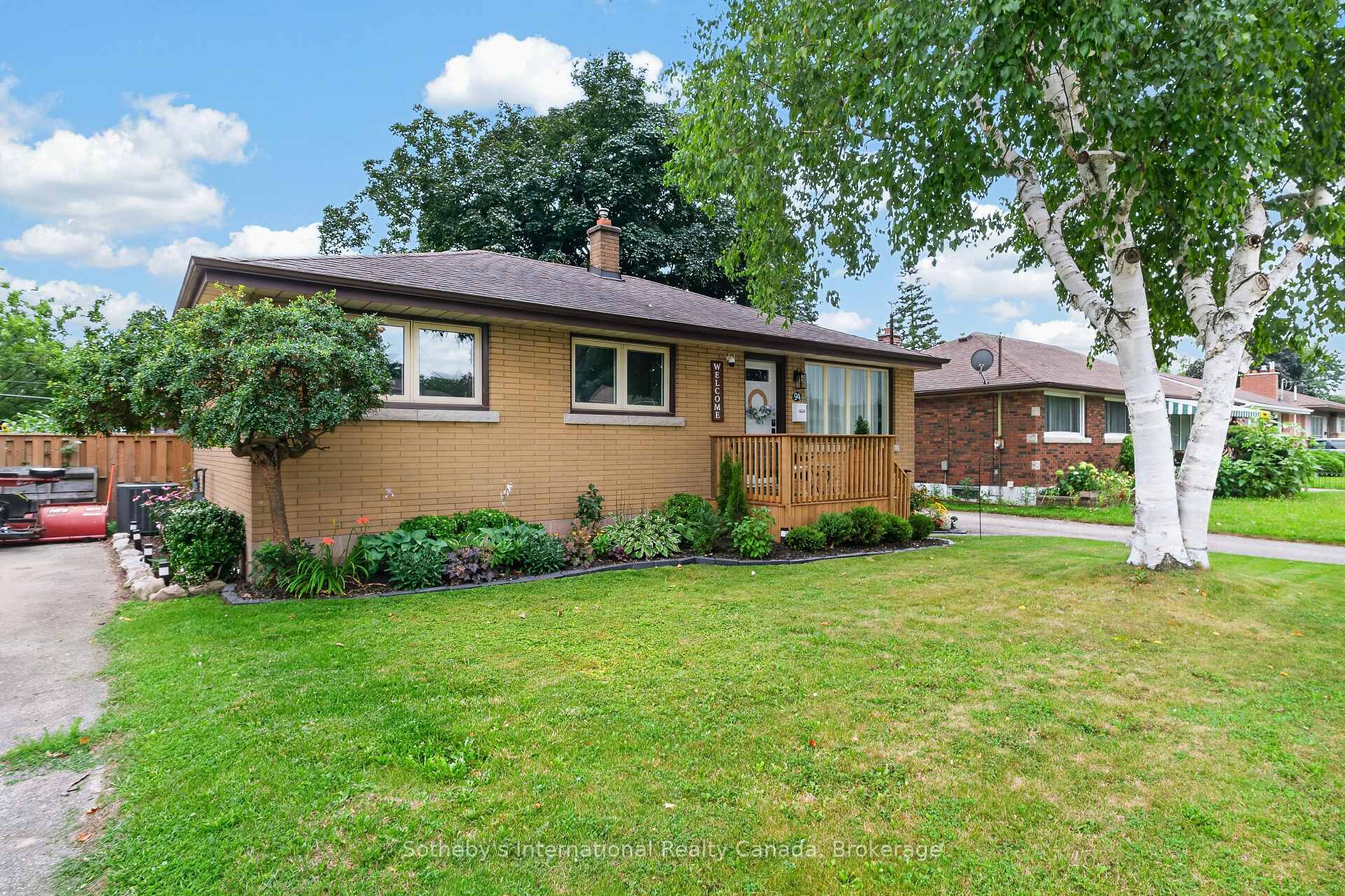 Photo 3 of 94 Ninth Avenue, Brantford, Eagle Place East — HOMEH