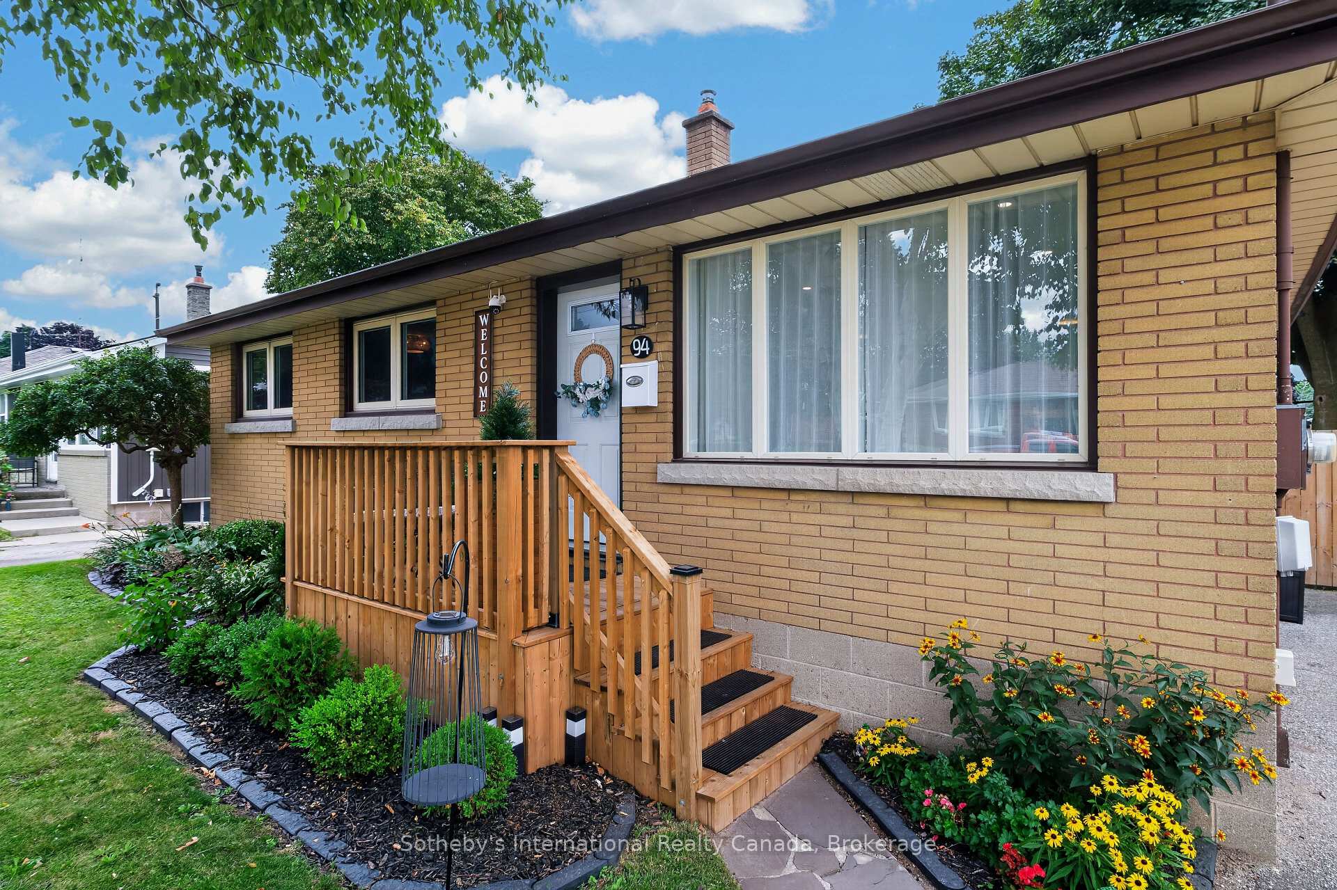 Photo 4 of 94 Ninth Avenue, Brantford, Eagle Place East — HOMEH