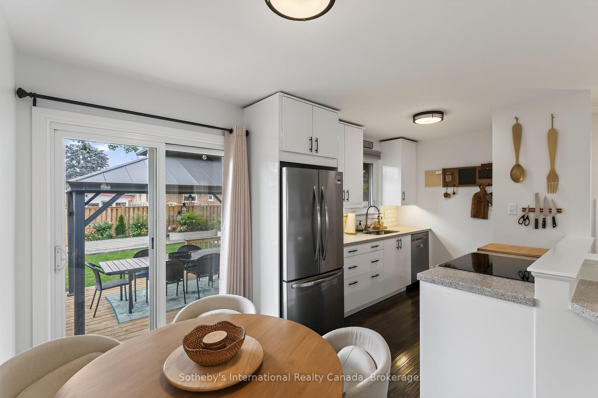 Photo 11 of 94 Ninth Avenue, Brantford, Eagle Place East — HOMEH