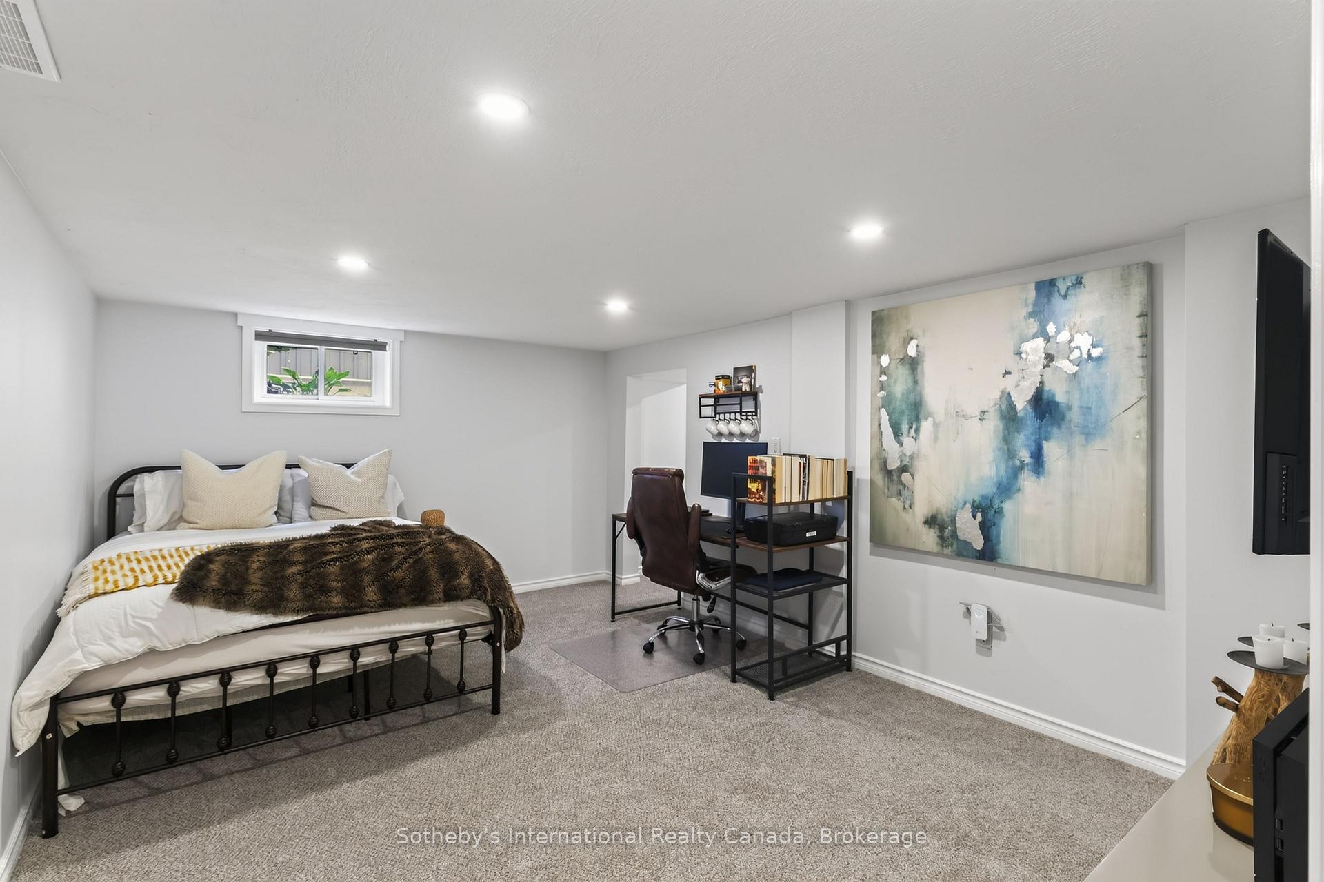 Photo 26 of 94 Ninth Avenue, Brantford, Eagle Place East — HOMEH