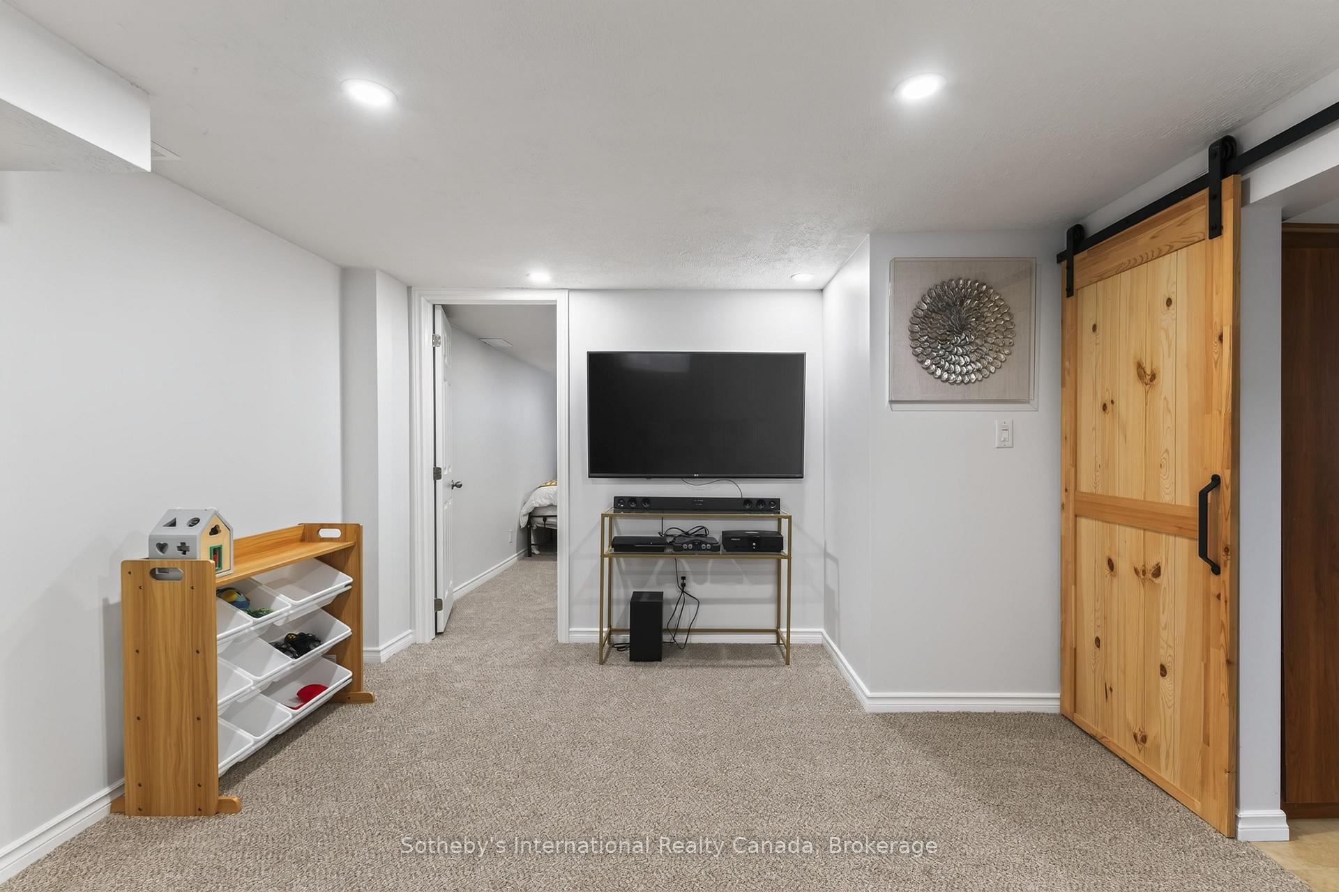 Photo 31 of 94 Ninth Avenue, Brantford, Eagle Place East — HOMEH