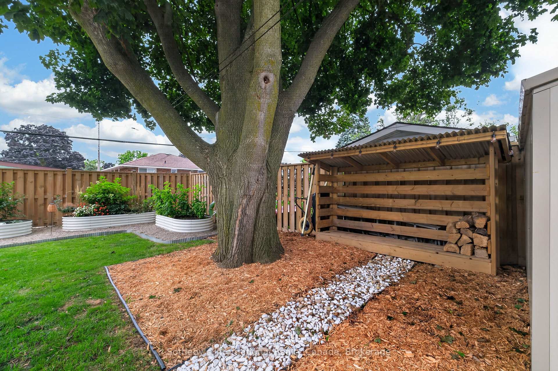 Photo 36 of 94 Ninth Avenue, Brantford, Eagle Place East — HOMEH