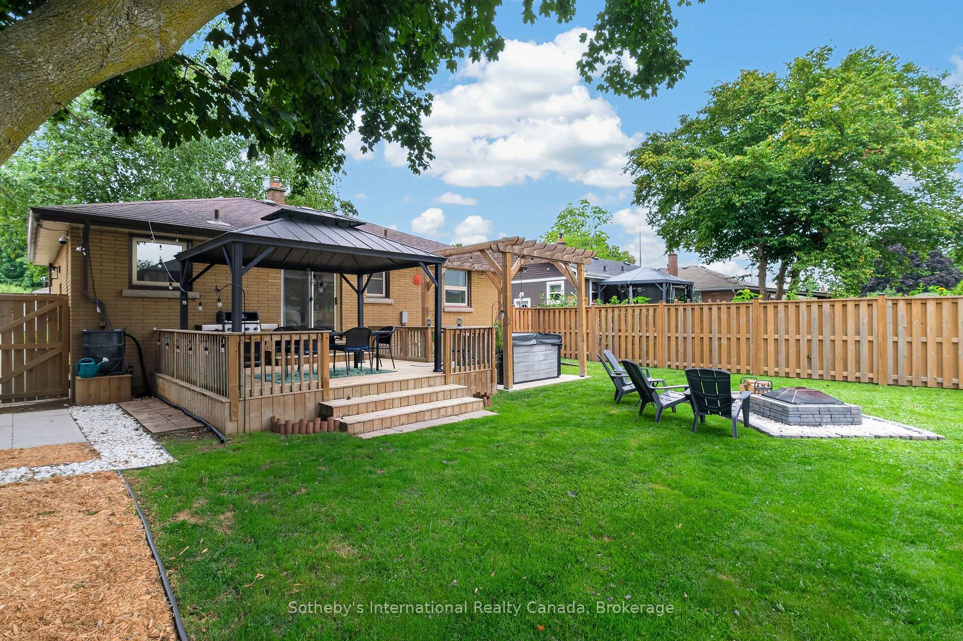 Photo 38 of 94 Ninth Avenue, Brantford, Eagle Place East — HOMEH