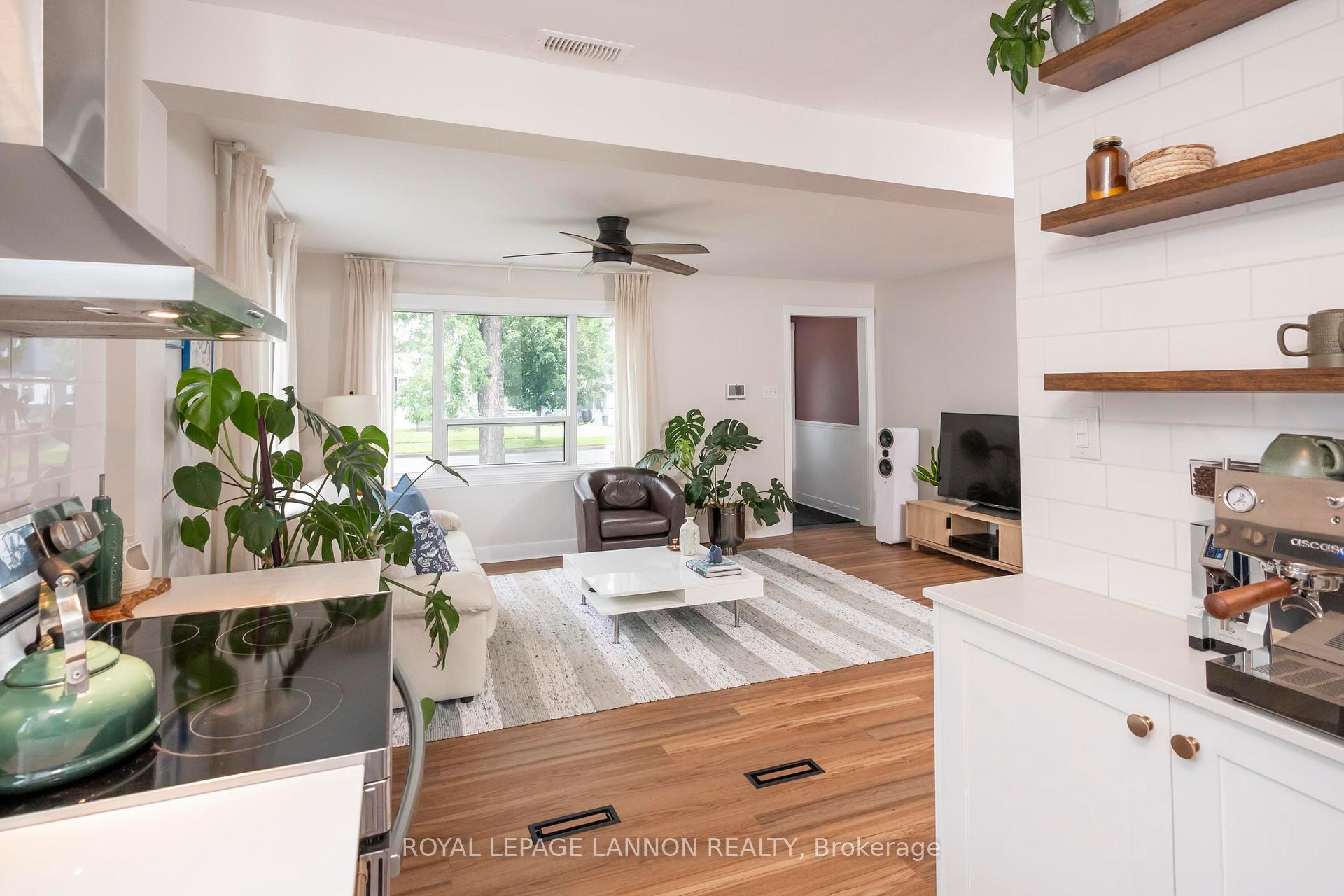 Photo 10 of 2035 Hamilton Avenue, Thunder Bay, Hyde Park — HOMEH