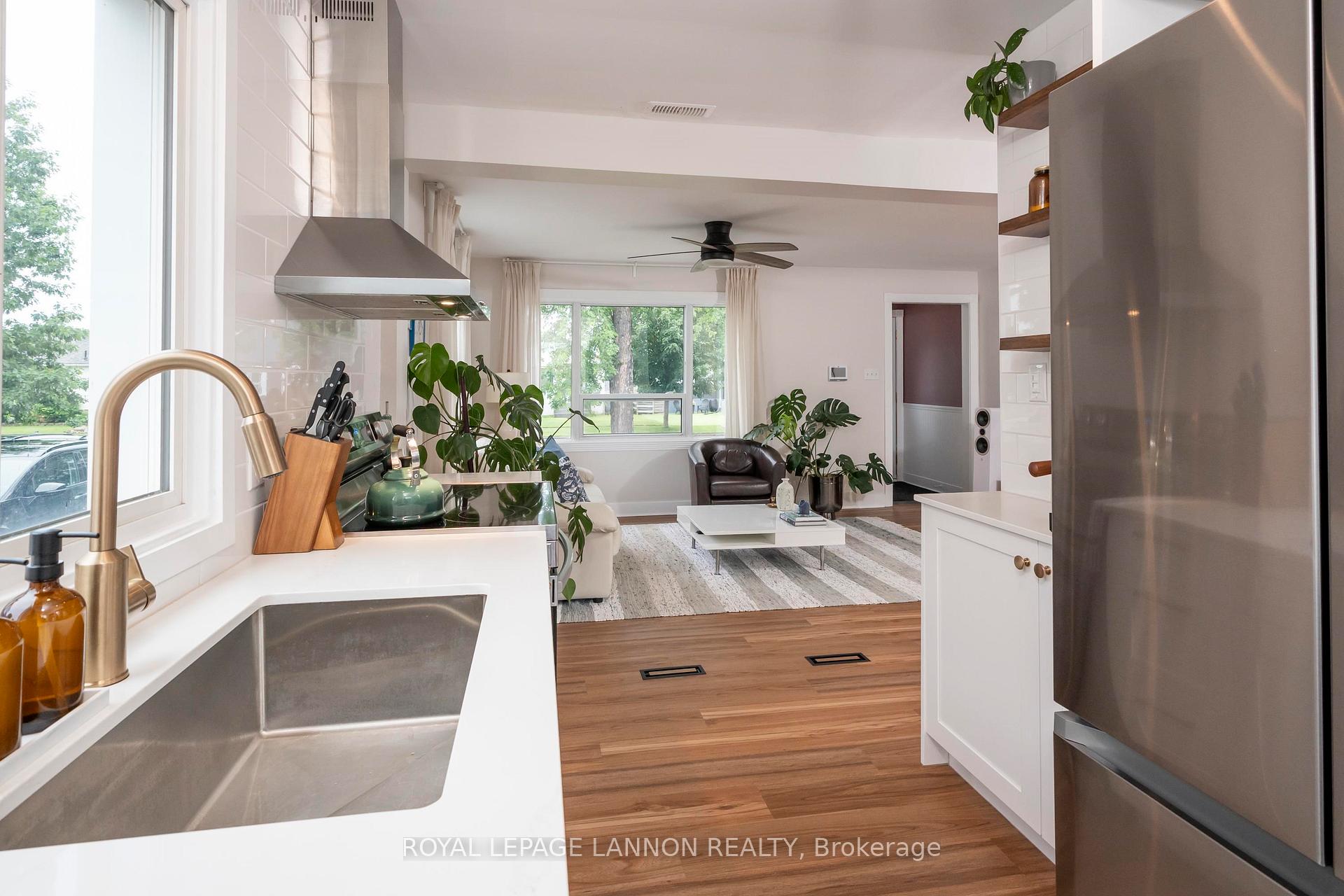 Photo 13 of 2035 Hamilton Avenue, Thunder Bay, Hyde Park — HOMEH