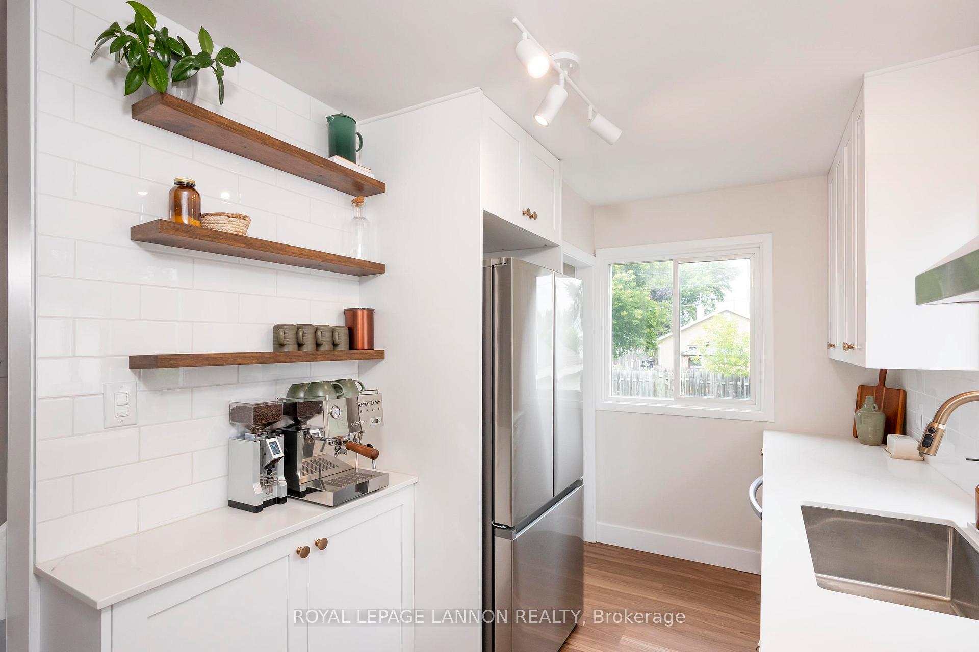 Photo 14 of 2035 Hamilton Avenue, Thunder Bay, Hyde Park — HOMEH
