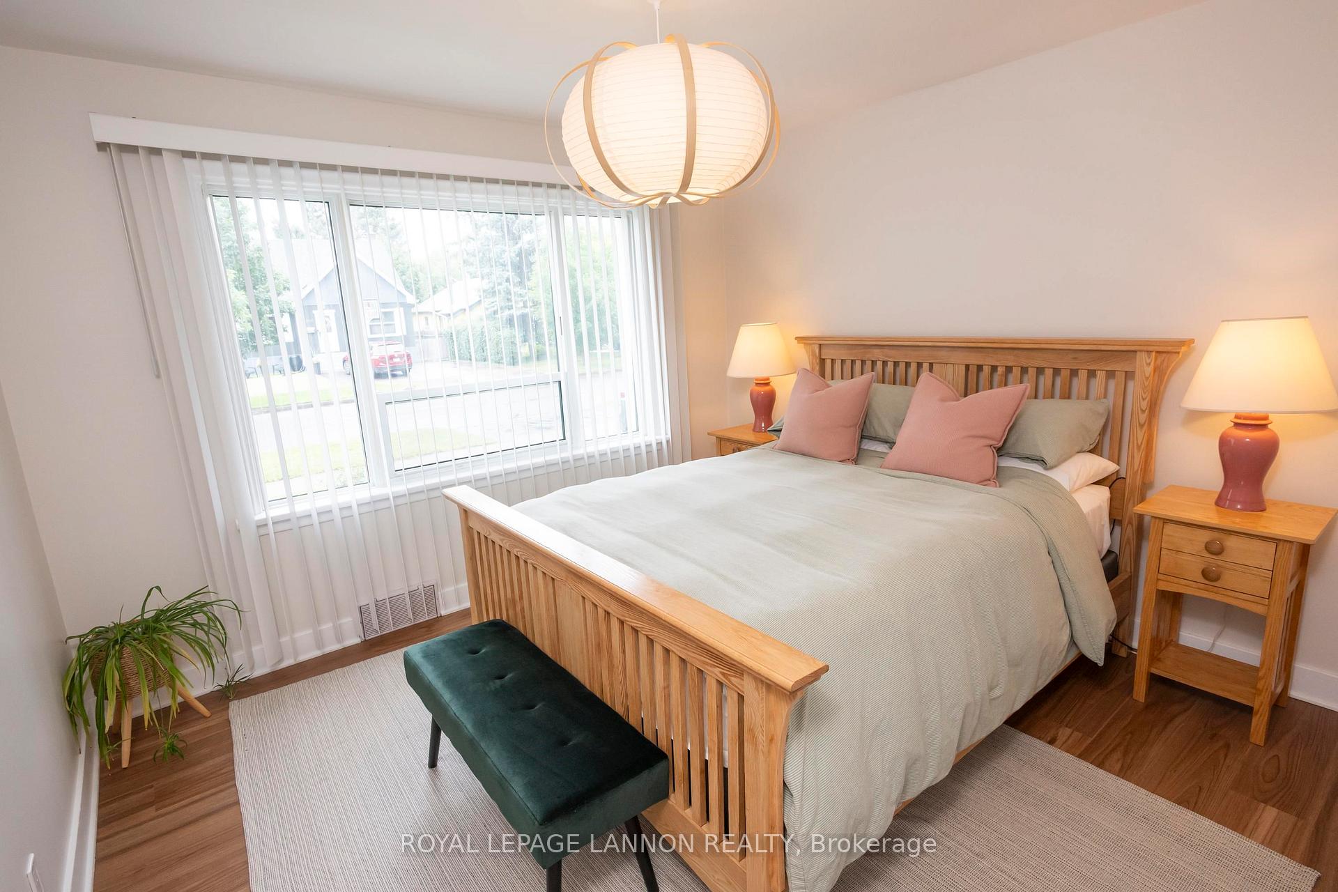 Photo 15 of 2035 Hamilton Avenue, Thunder Bay, Hyde Park — HOMEH