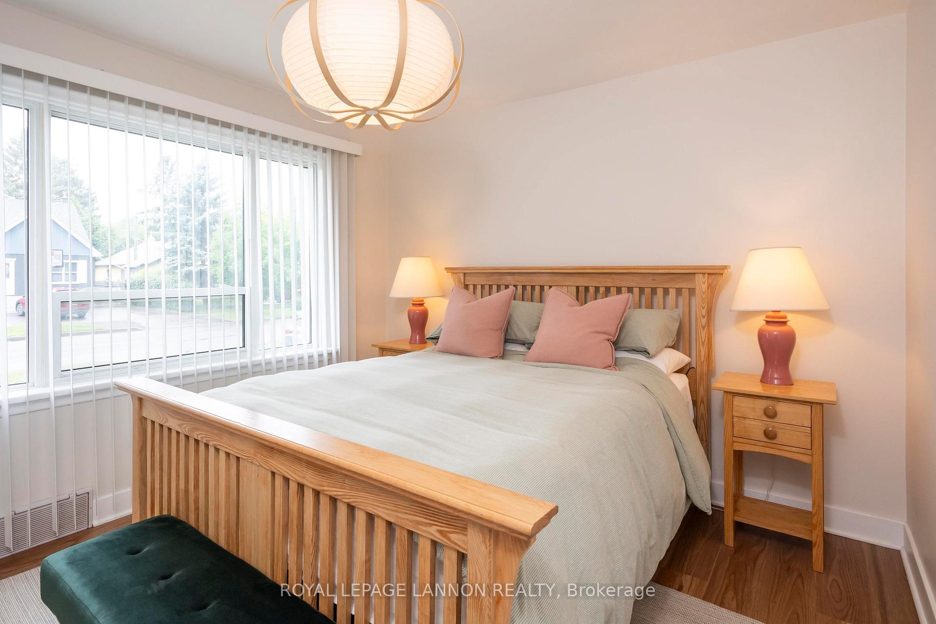 Photo 16 of 2035 Hamilton Avenue, Thunder Bay, Hyde Park — HOMEH