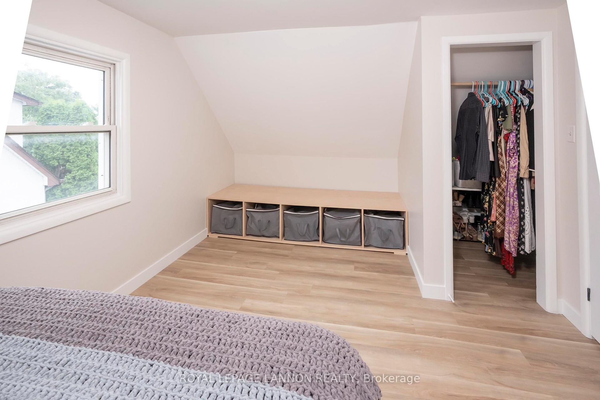 Photo 20 of 2035 Hamilton Avenue, Thunder Bay, Hyde Park — HOMEH