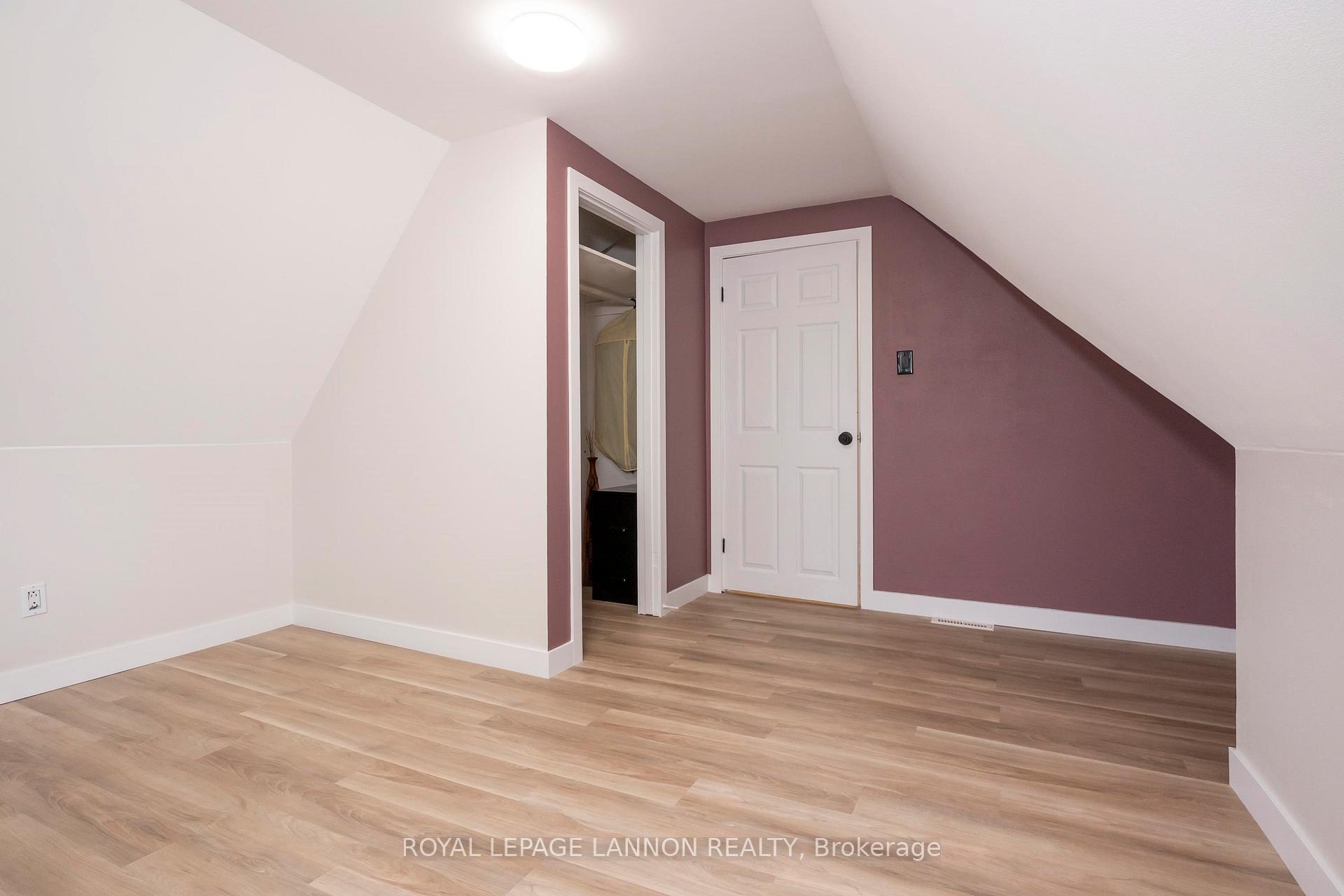 Photo 24 of 2035 Hamilton Avenue, Thunder Bay, Hyde Park — HOMEH
