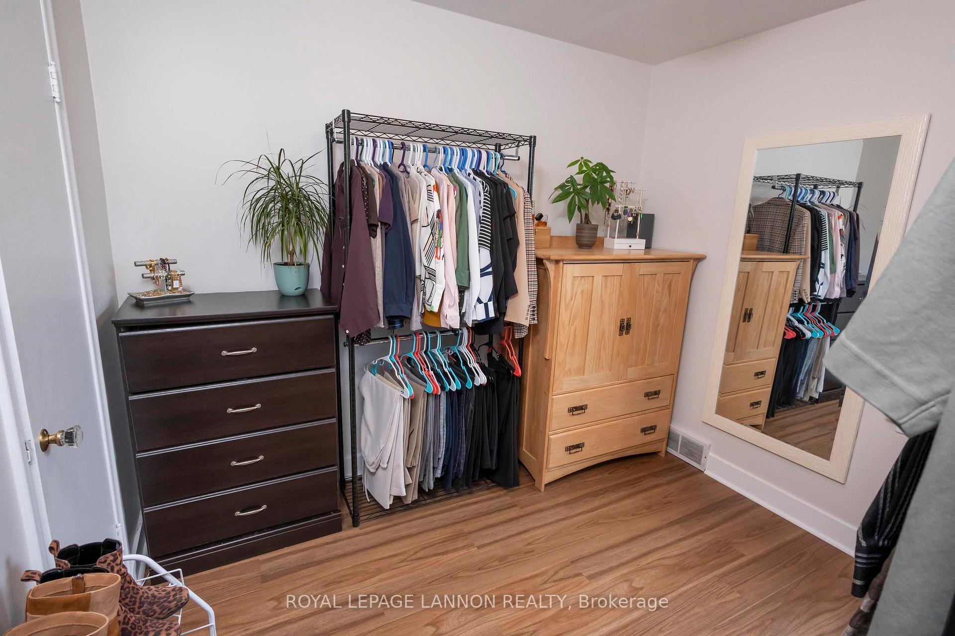 Photo 25 of 2035 Hamilton Avenue, Thunder Bay, Hyde Park — HOMEH