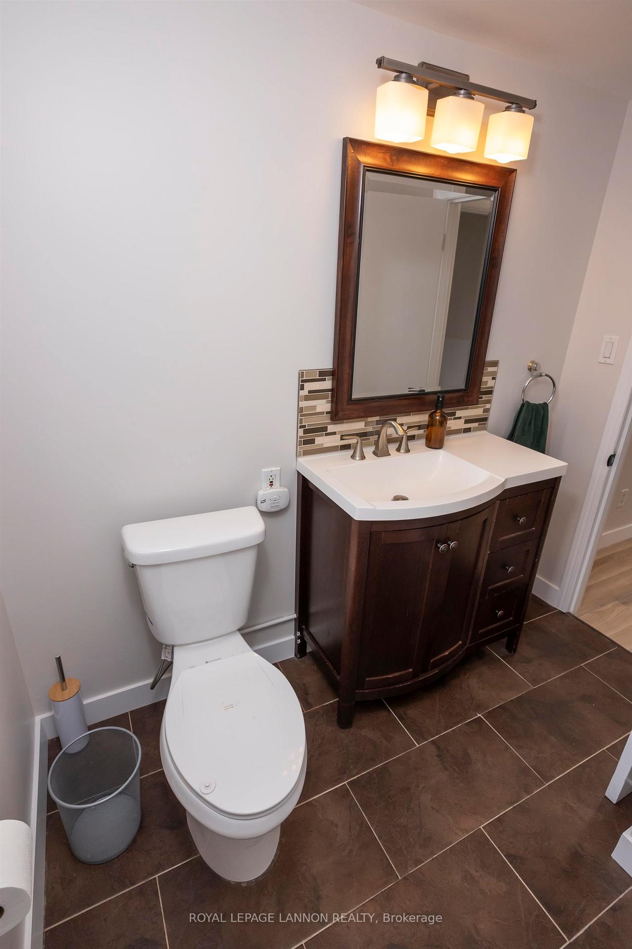 Photo 28 of 2035 Hamilton Avenue, Thunder Bay, Hyde Park — HOMEH