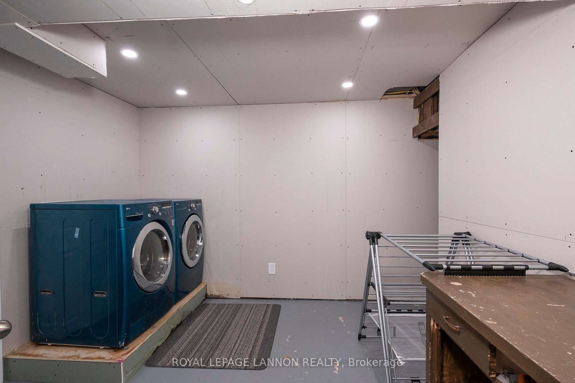 Photo 37 of 2035 Hamilton Avenue, Thunder Bay, Hyde Park — HOMEH