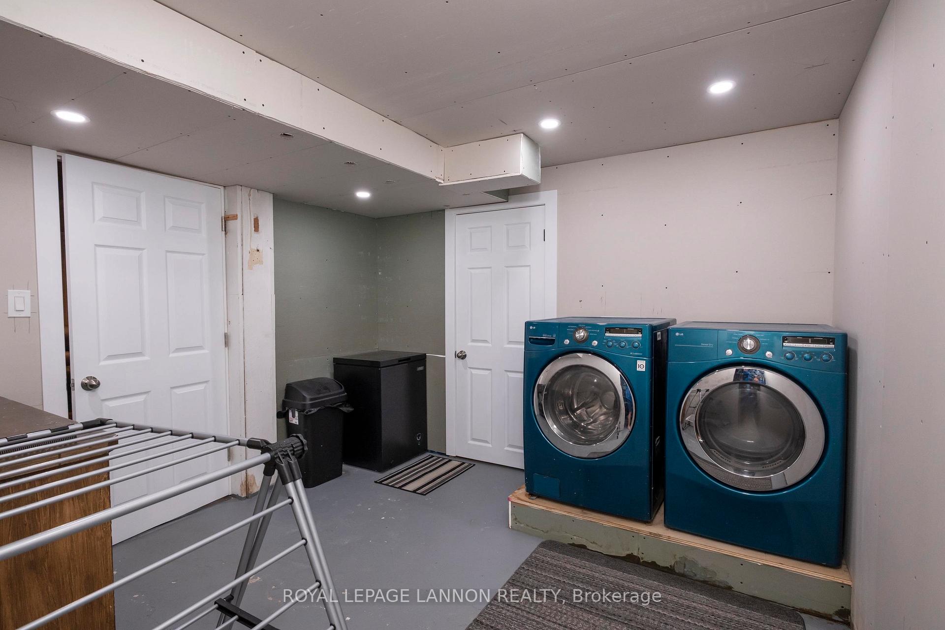 Photo 38 of 2035 Hamilton Avenue, Thunder Bay, Hyde Park — HOMEH