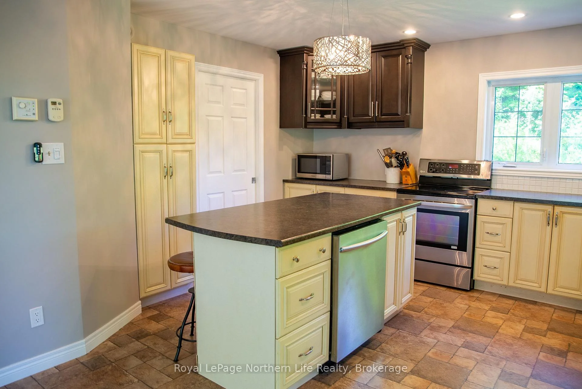 Photo 15 of 472 O'connor Line, Powassan — HOMEH