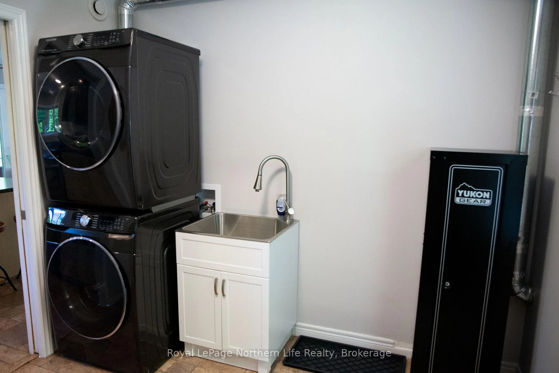 Photo 29 of 472 O'connor Line, Powassan — HOMEH