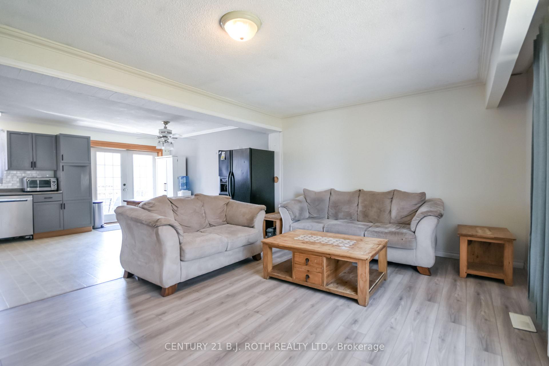 Photo 6 of 3039 Poplar Road, Innisfil, Rural Innisfil — HOMEH