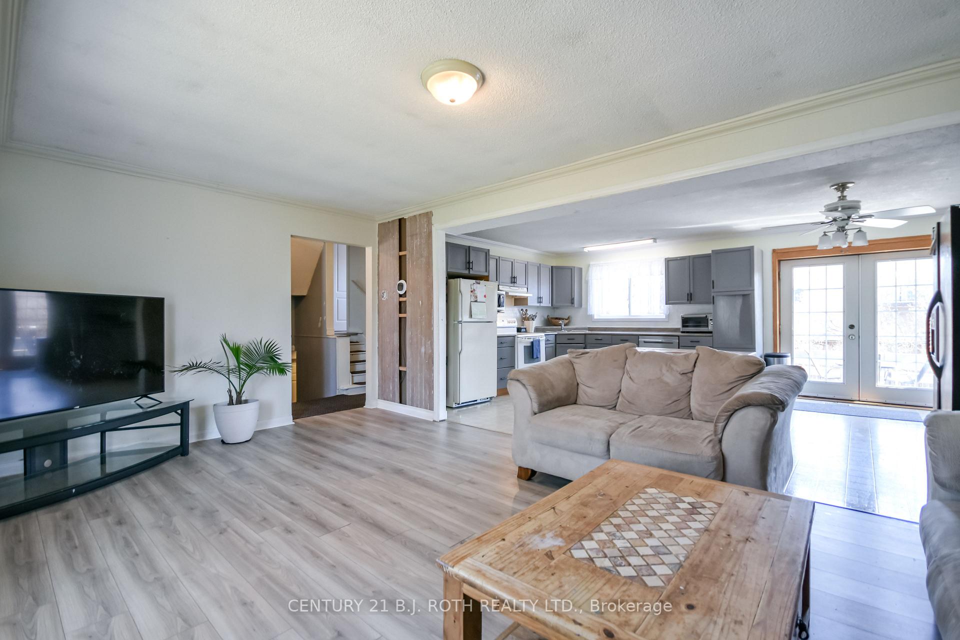 Photo 7 of 3039 Poplar Road, Innisfil, Rural Innisfil — HOMEH