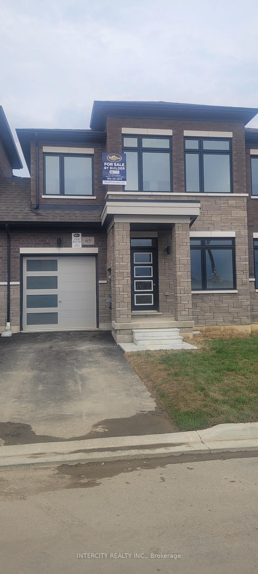 Photo 2 of 65 Tapscott Crescent, Brampton, Sandringham-Wellington North — HOMEH