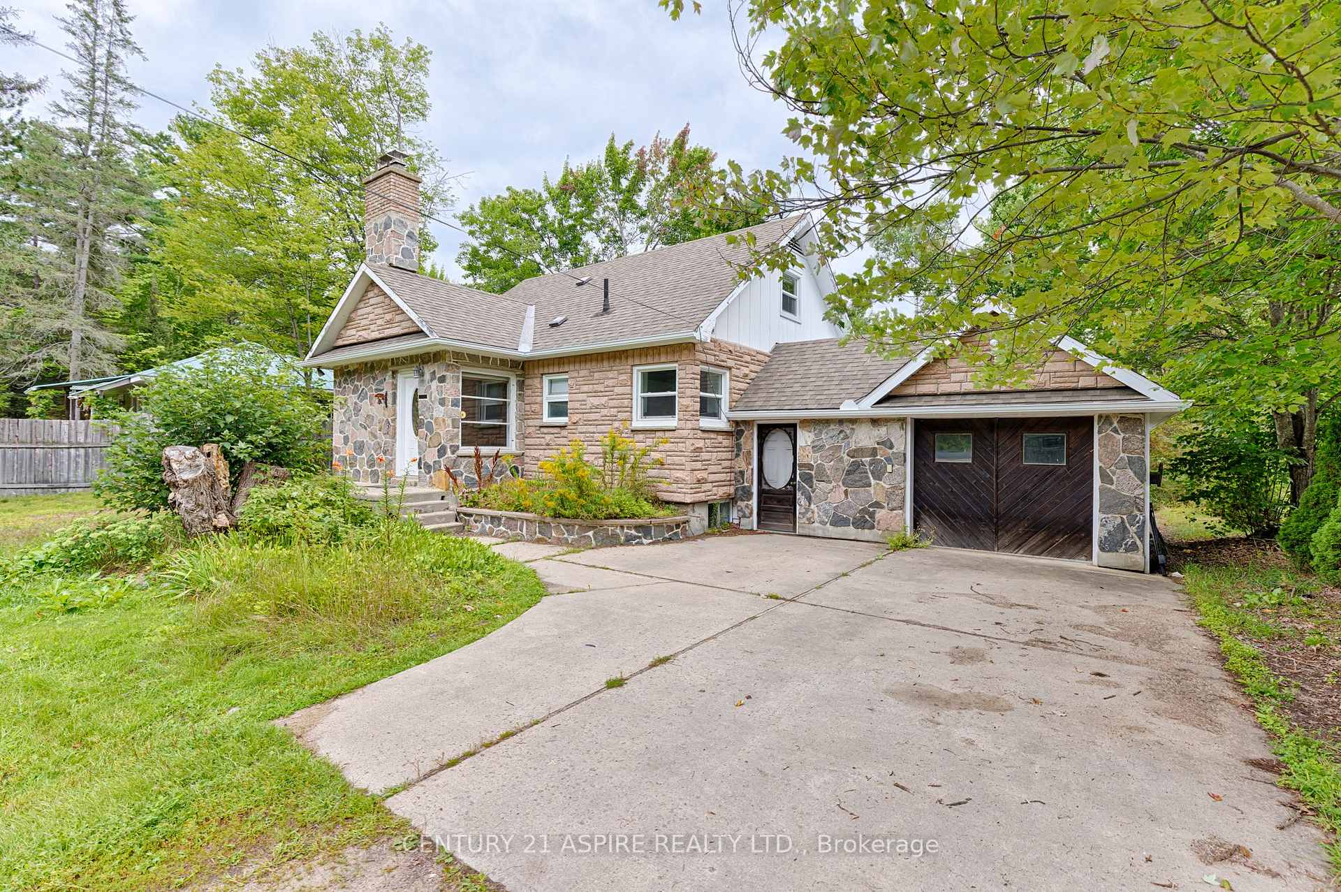 Photo 1 of 32868 Highway 17, Deep River, Deep River — HOMEH
