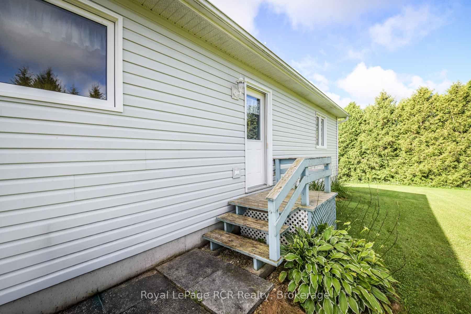 Photo 10 of 145379 Southgate Road 14 E, Southgate — HOMEH