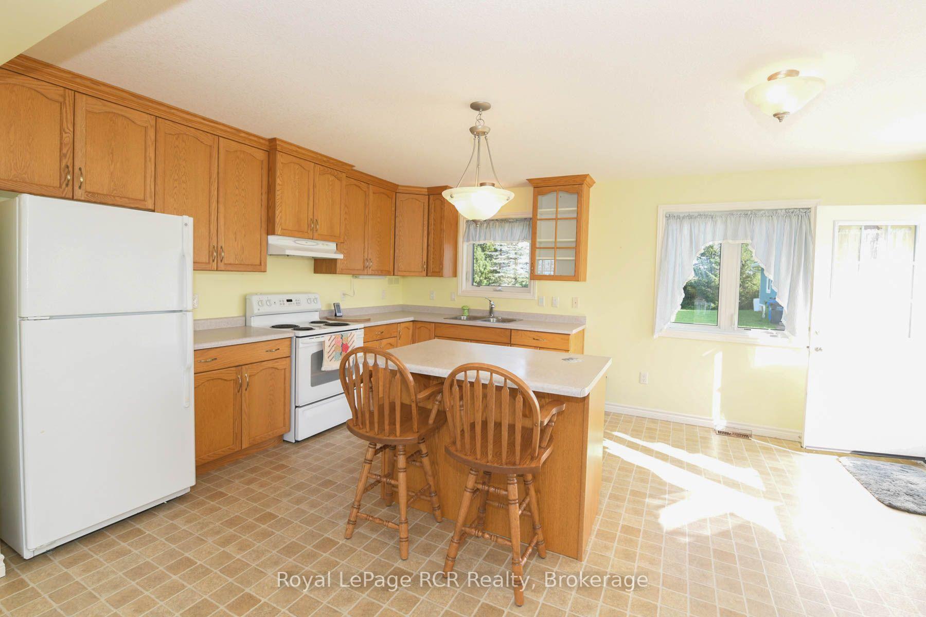 Photo 24 of 145379 Southgate Road 14 E, Southgate — HOMEH