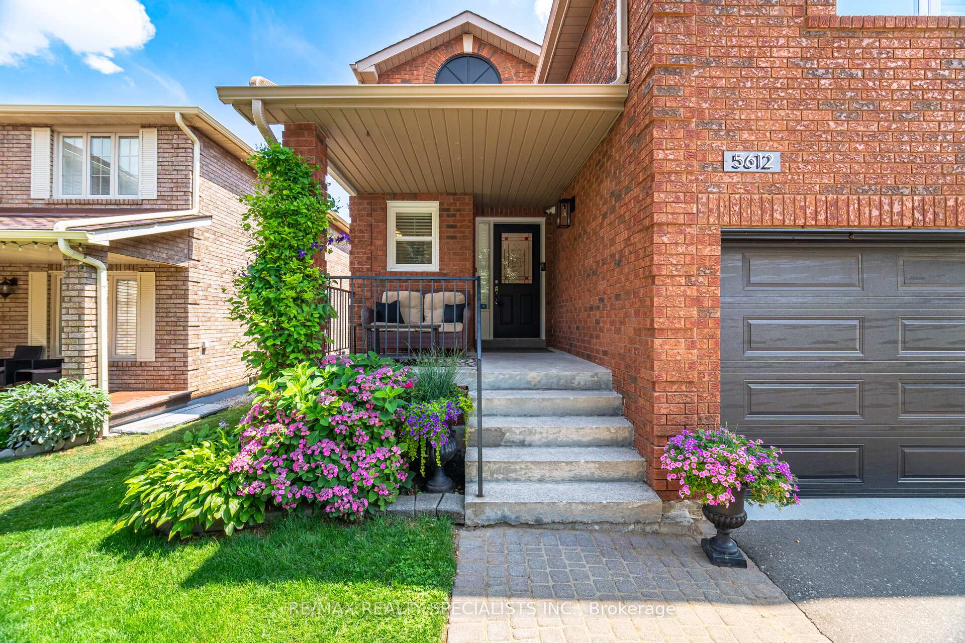Photo 5 of 5612 Shillington Drive, Mississauga, Hurontario — HOMEH