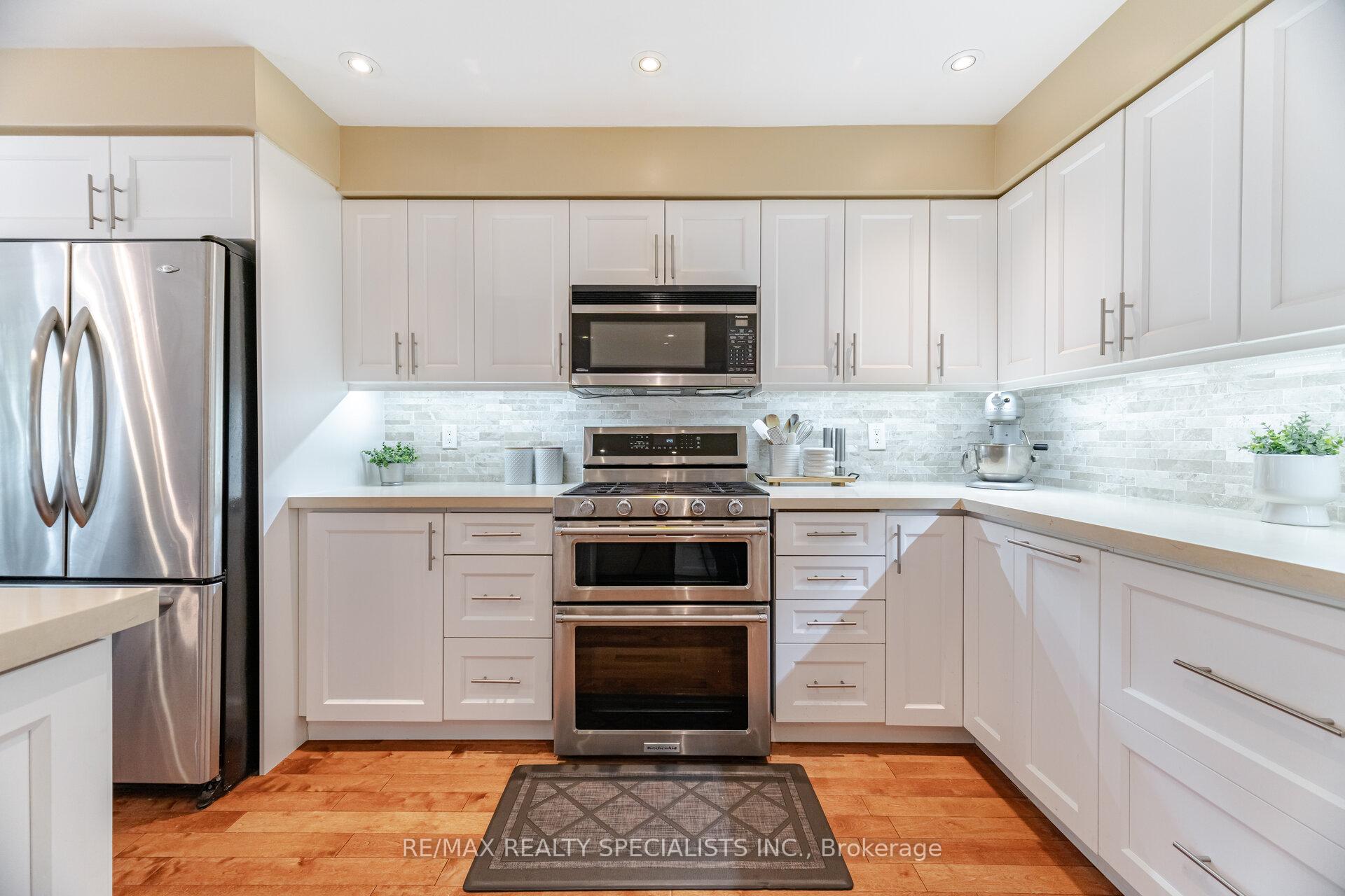 Photo 15 of 5612 Shillington Drive, Mississauga, Hurontario — HOMEH