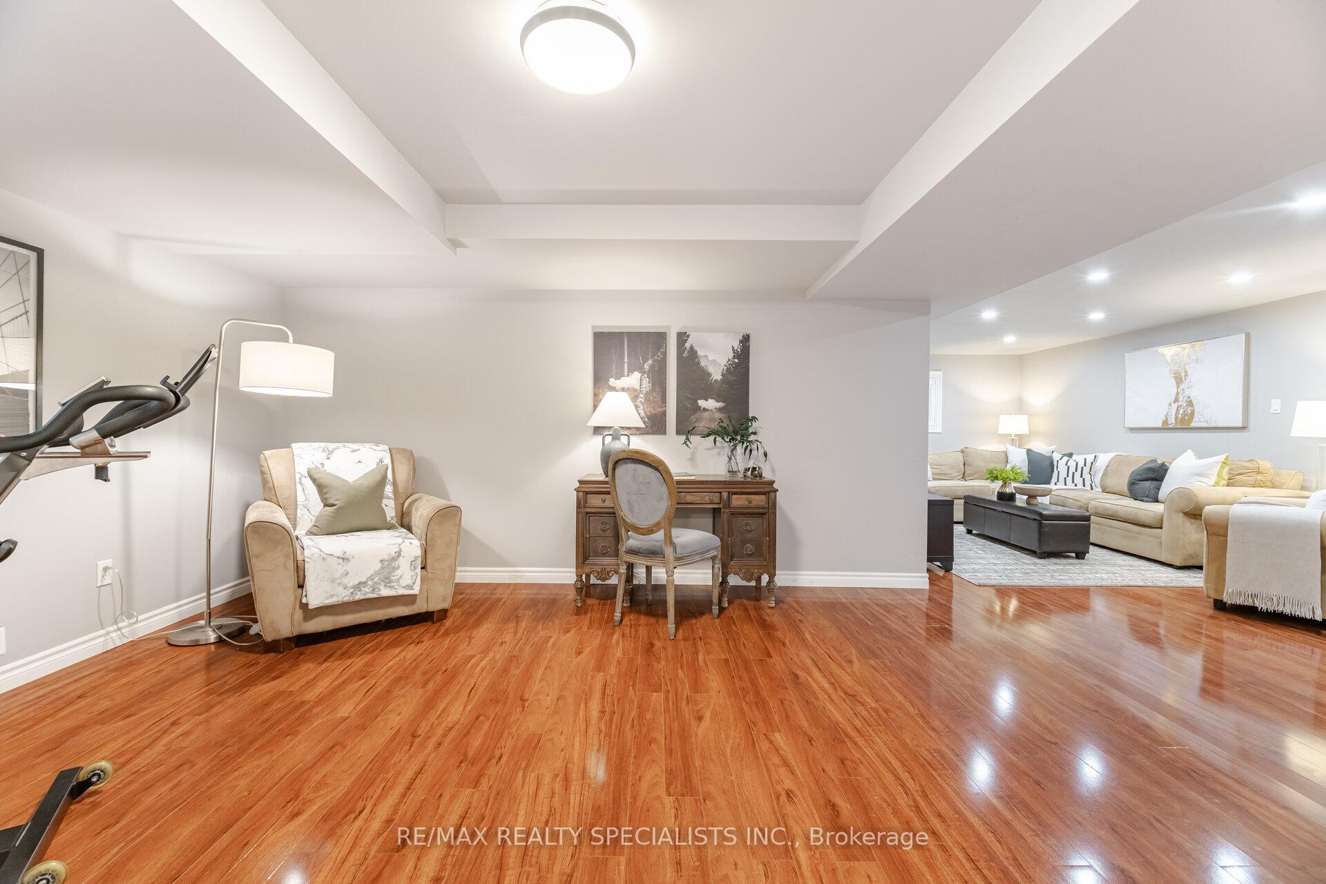 Photo 55 of 5612 Shillington Drive, Mississauga, Hurontario — HOMEH