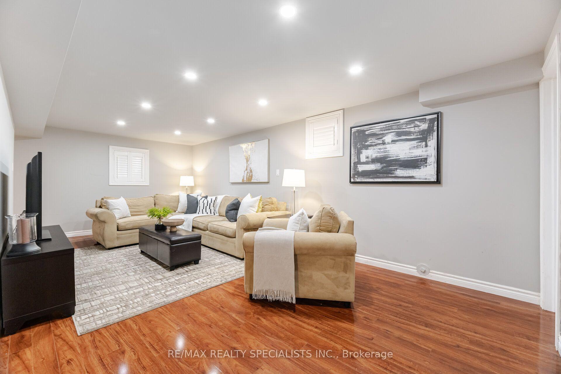 Photo 44 of 5612 Shillington Drive, Mississauga, Hurontario — HOMEH