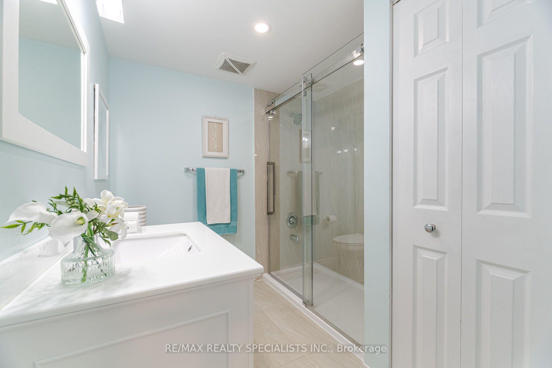 Photo 50 of 5612 Shillington Drive, Mississauga, Hurontario — HOMEH