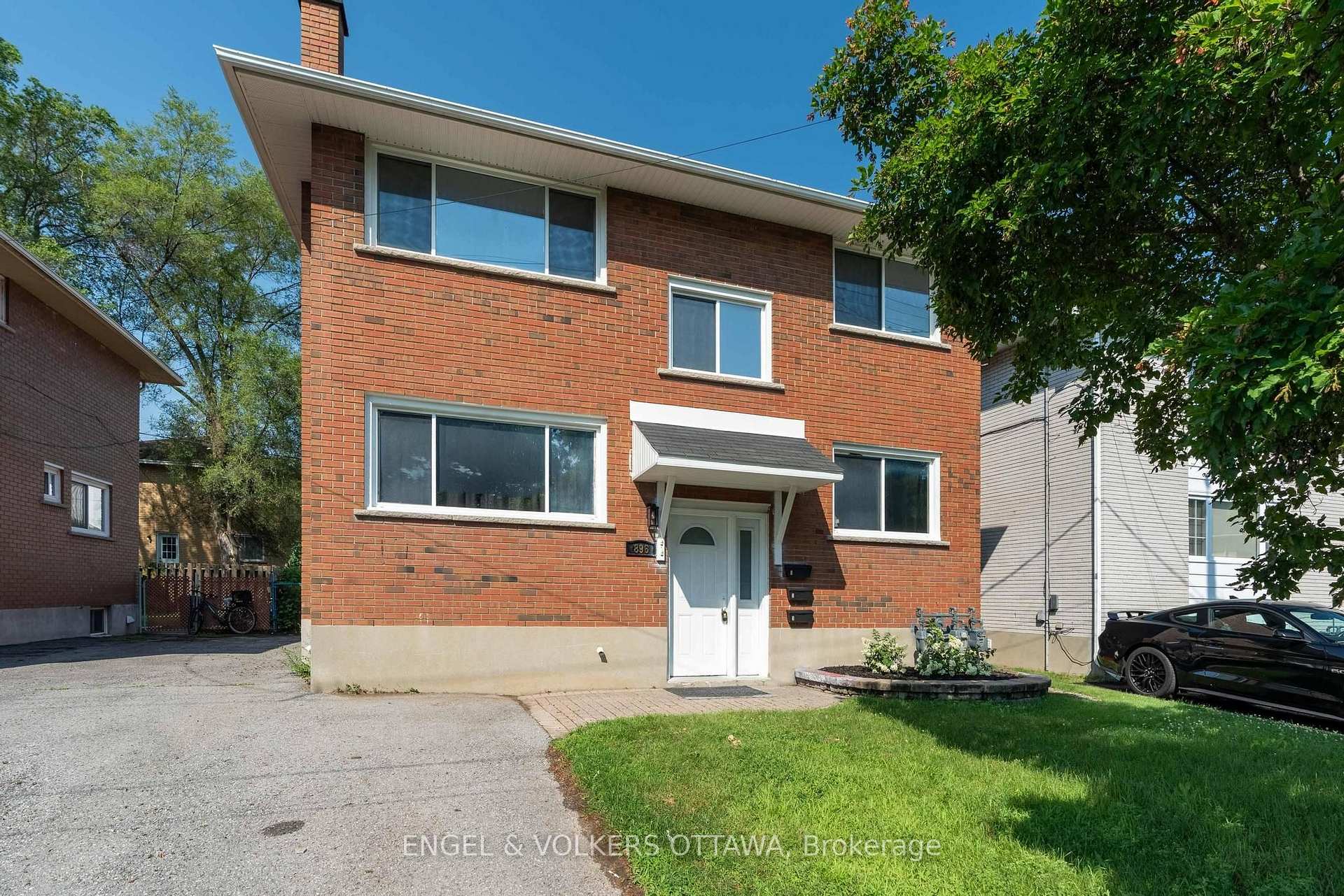 Photo 1 of Unit 3, 896 Pinewood Crescent, Ottawa, Queensway Terrace North — HOMEH