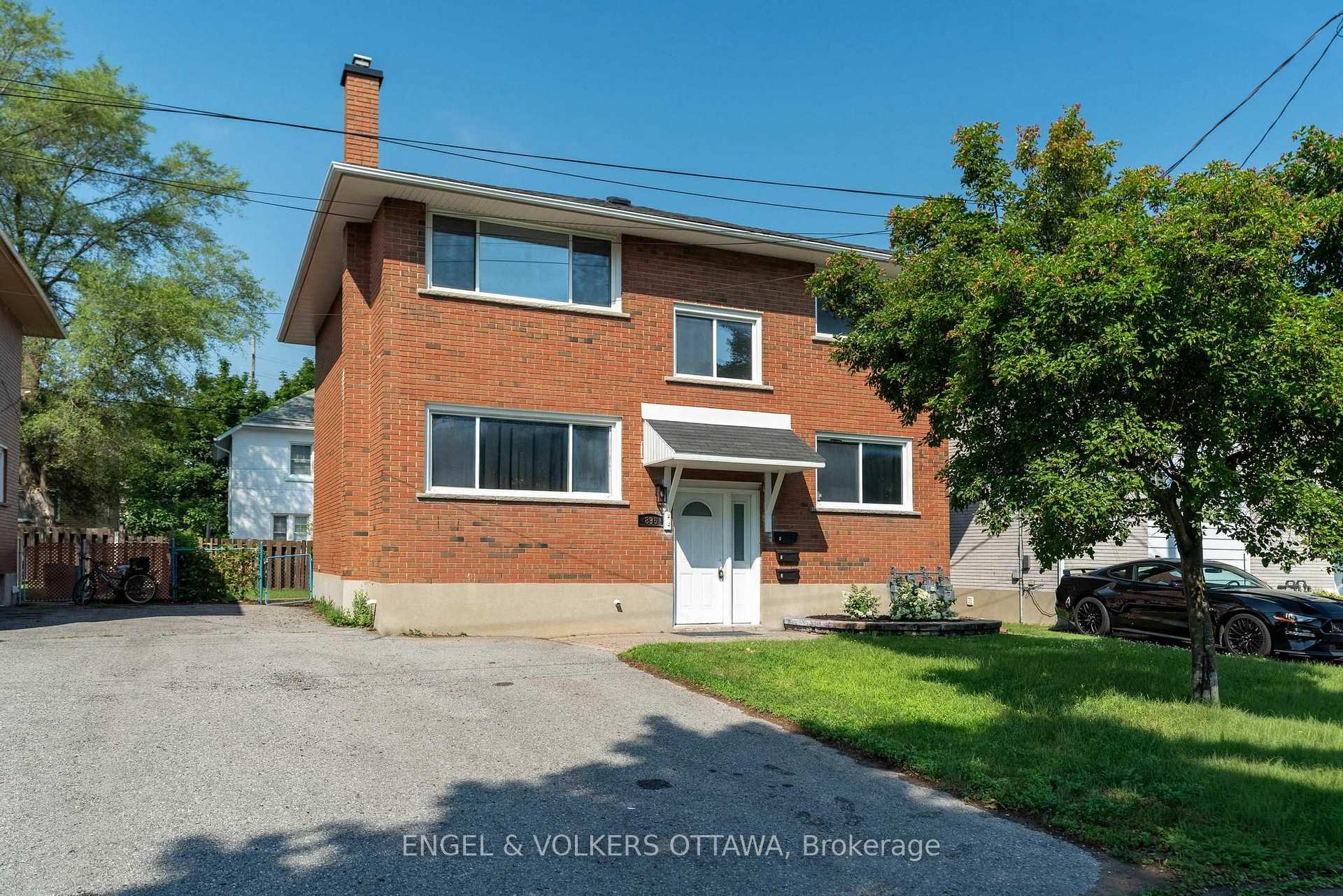 Photo 2 of Unit 3, 896 Pinewood Crescent, Ottawa, Queensway Terrace North — HOMEH