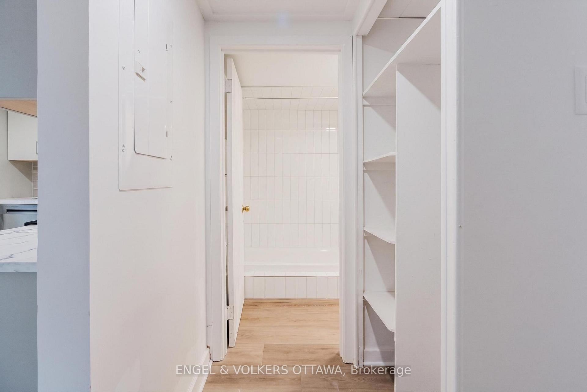 Photo 8 of Unit 3, 896 Pinewood Crescent, Ottawa, Queensway Terrace North — HOMEH