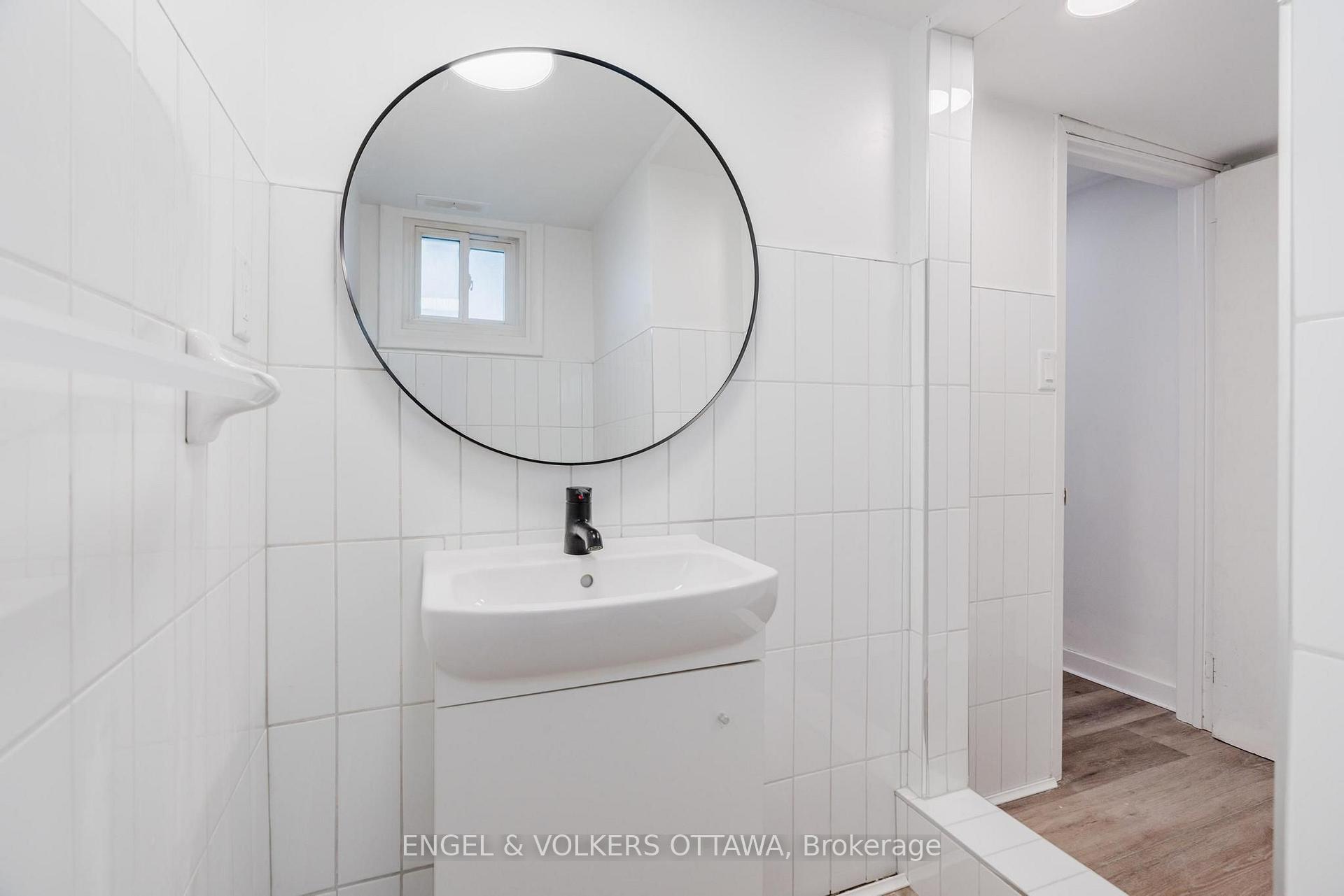 Photo 12 of Unit 3, 896 Pinewood Crescent, Ottawa, Queensway Terrace North — HOMEH