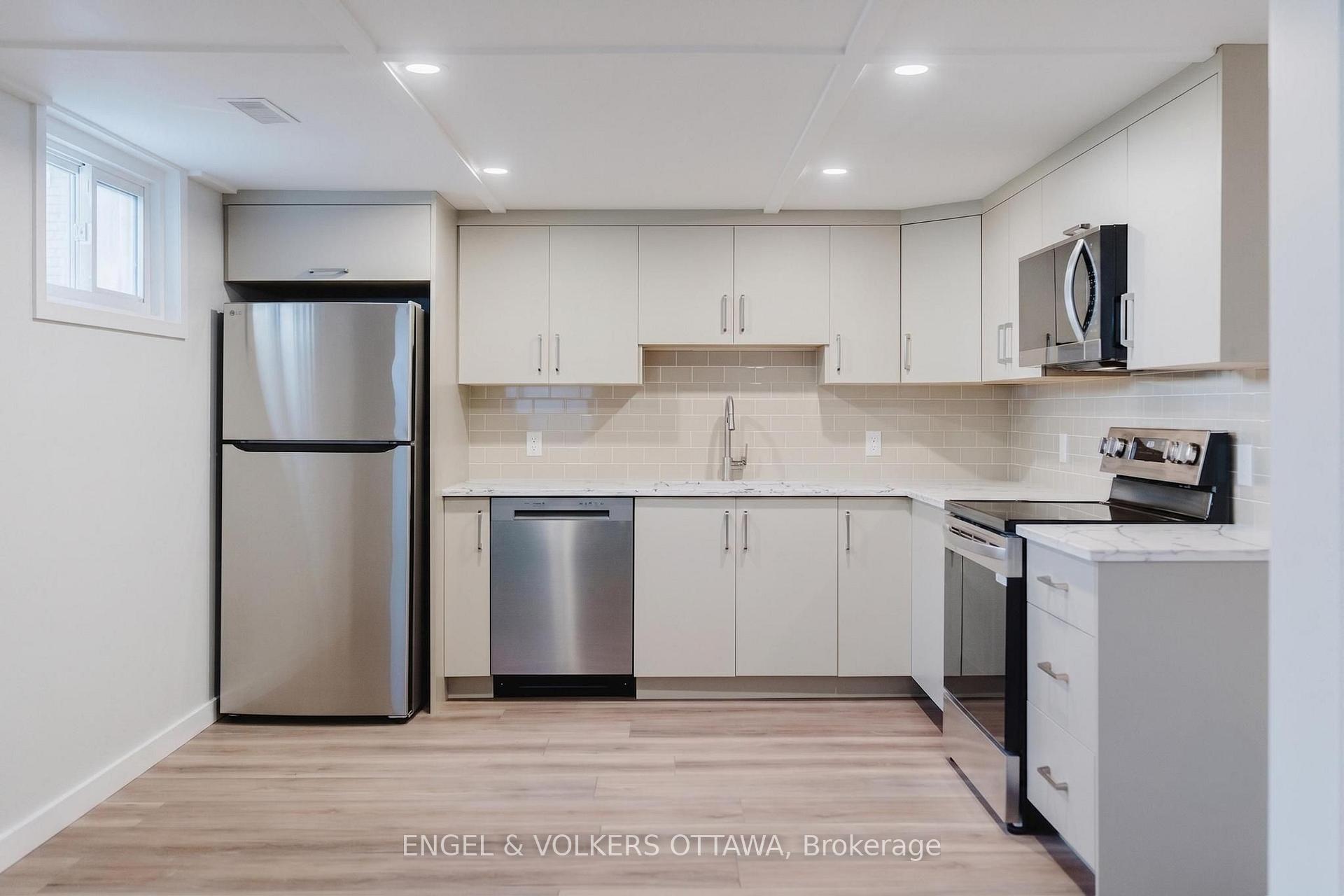 Photo 14 of Unit 3, 896 Pinewood Crescent, Ottawa, Queensway Terrace North — HOMEH