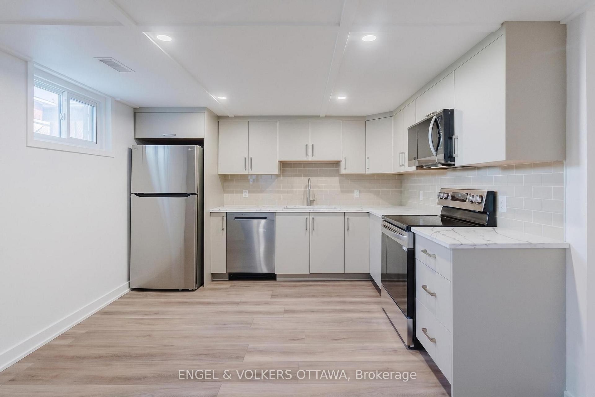 Photo 16 of Unit 3, 896 Pinewood Crescent, Ottawa, Queensway Terrace North — HOMEH