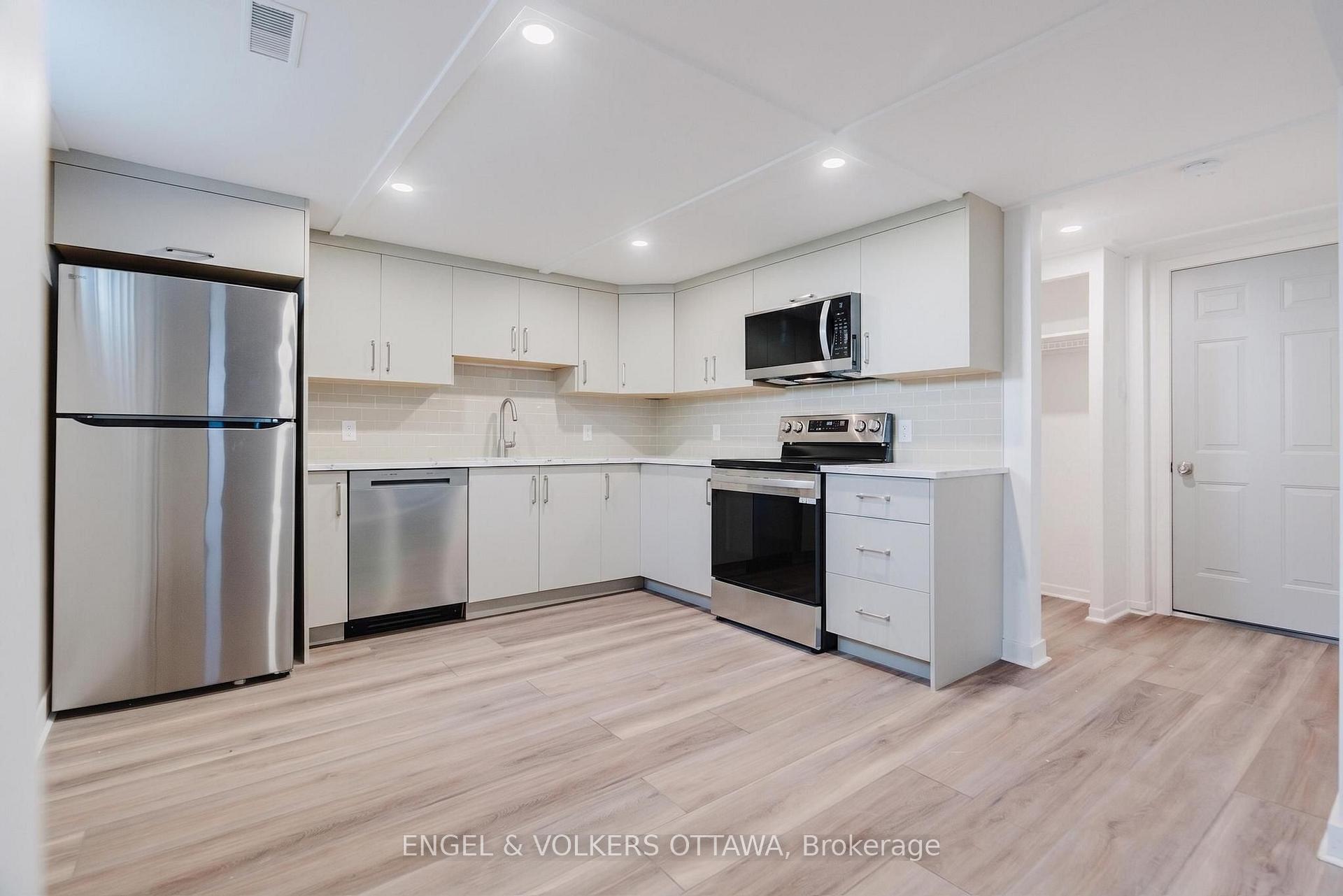 Photo 19 of Unit 3, 896 Pinewood Crescent, Ottawa, Queensway Terrace North — HOMEH