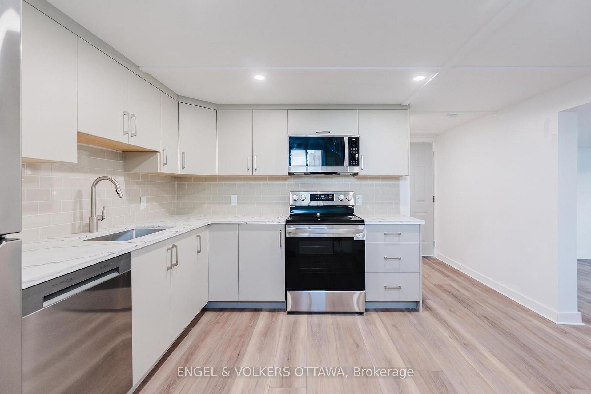 Photo 20 of Unit 3, 896 Pinewood Crescent, Ottawa, Queensway Terrace North — HOMEH