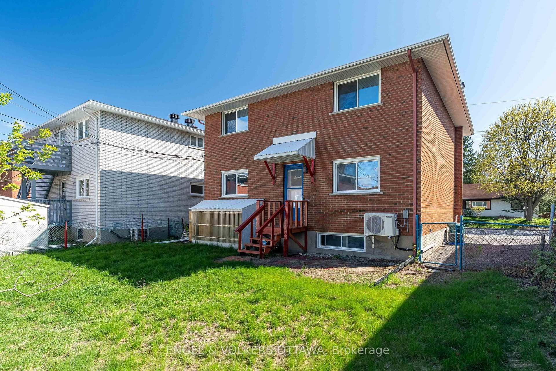 Photo 32 of Unit 3, 896 Pinewood Crescent, Ottawa, Queensway Terrace North — HOMEH