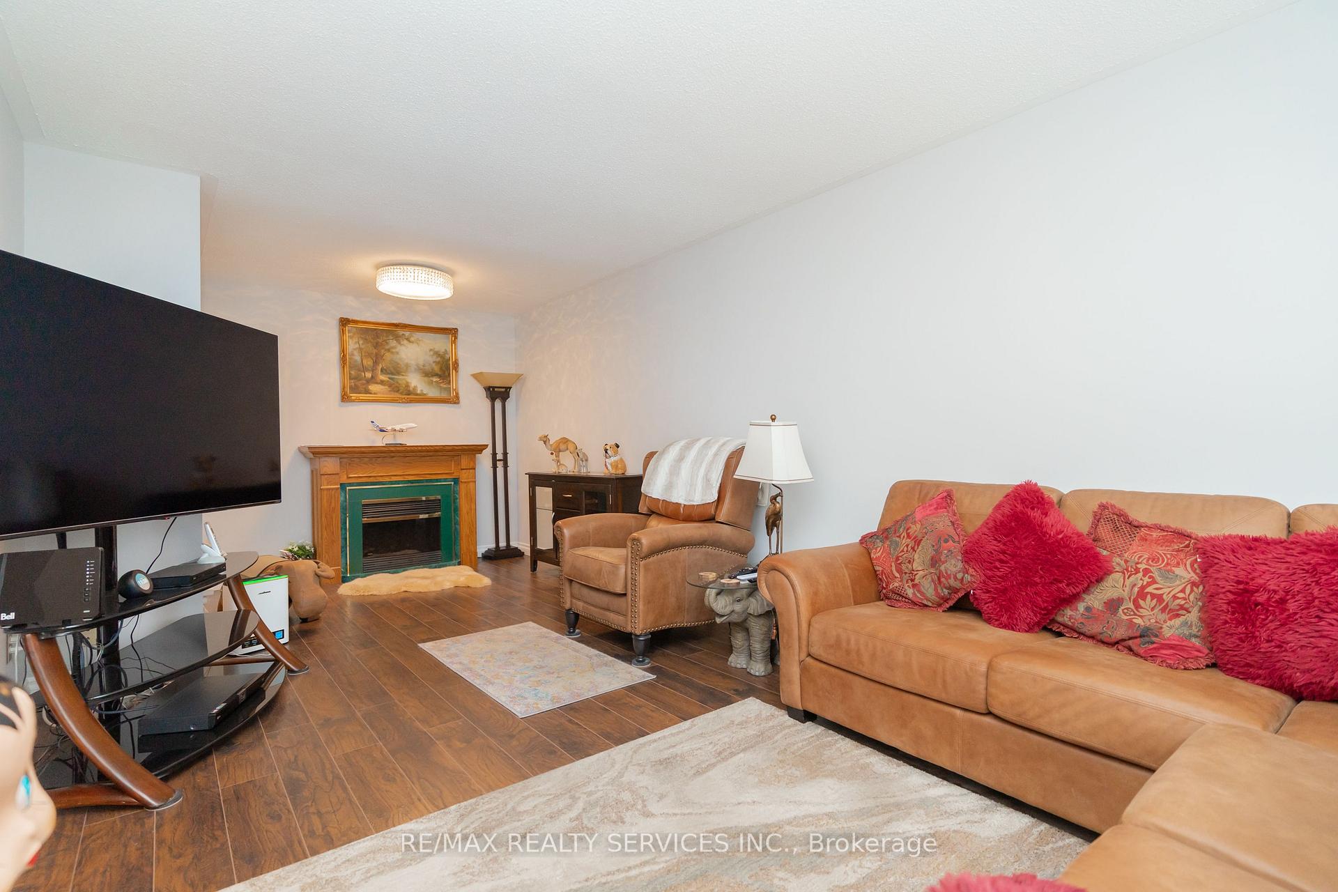 Photo 7 of 6 Lauderdale Road, Brampton, Madoc — HOMEH