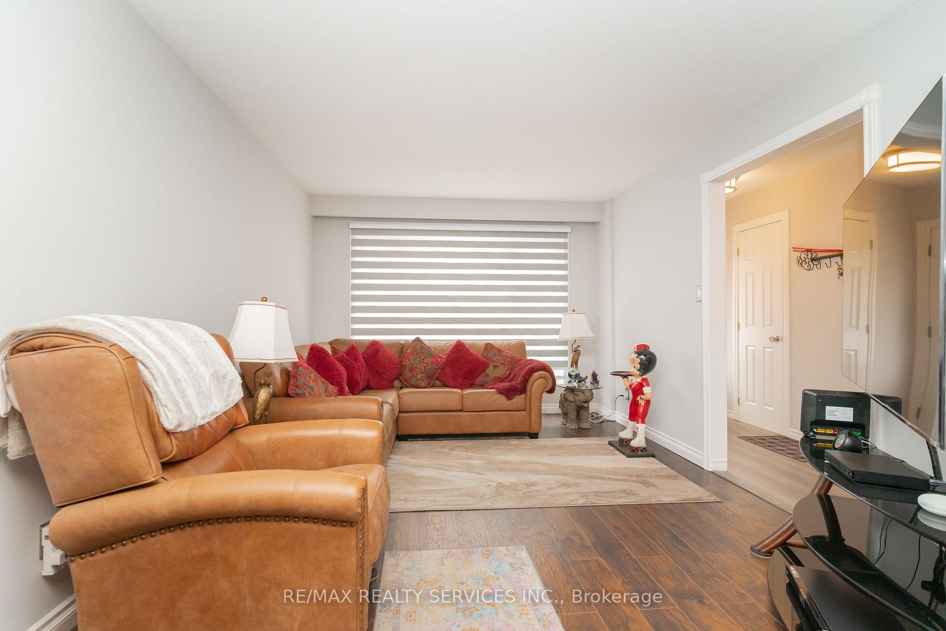 Photo 10 of 6 Lauderdale Road, Brampton, Madoc — HOMEH